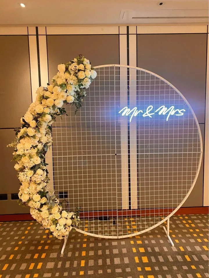 Mr and Mrs Neon Sign