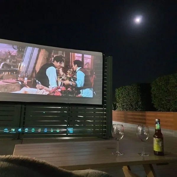 Outdoor Cinema 100 Inch Set