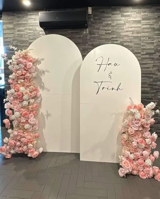 Two Plain White Arches Set (Delivery Item)