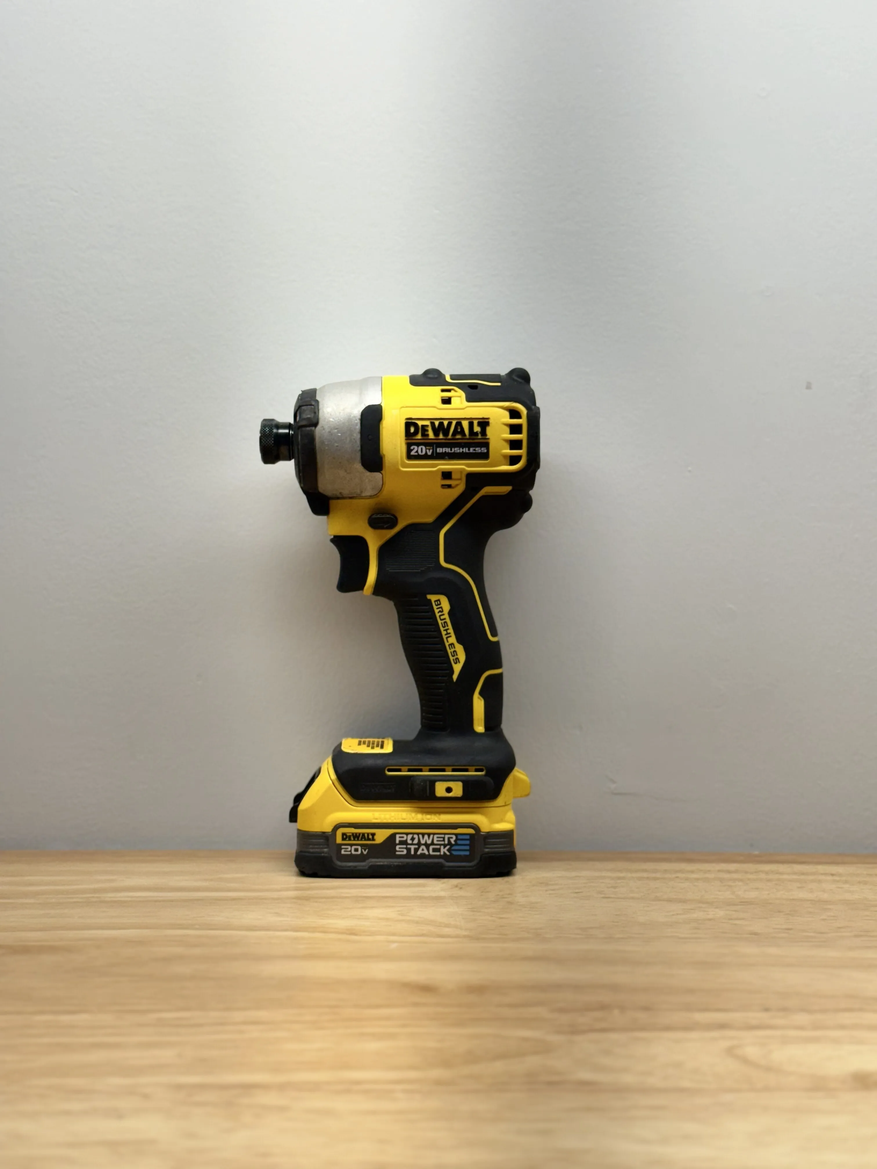 Dewalt 20V 1/4" Impact Driver DCF809 + Batteries + Charger