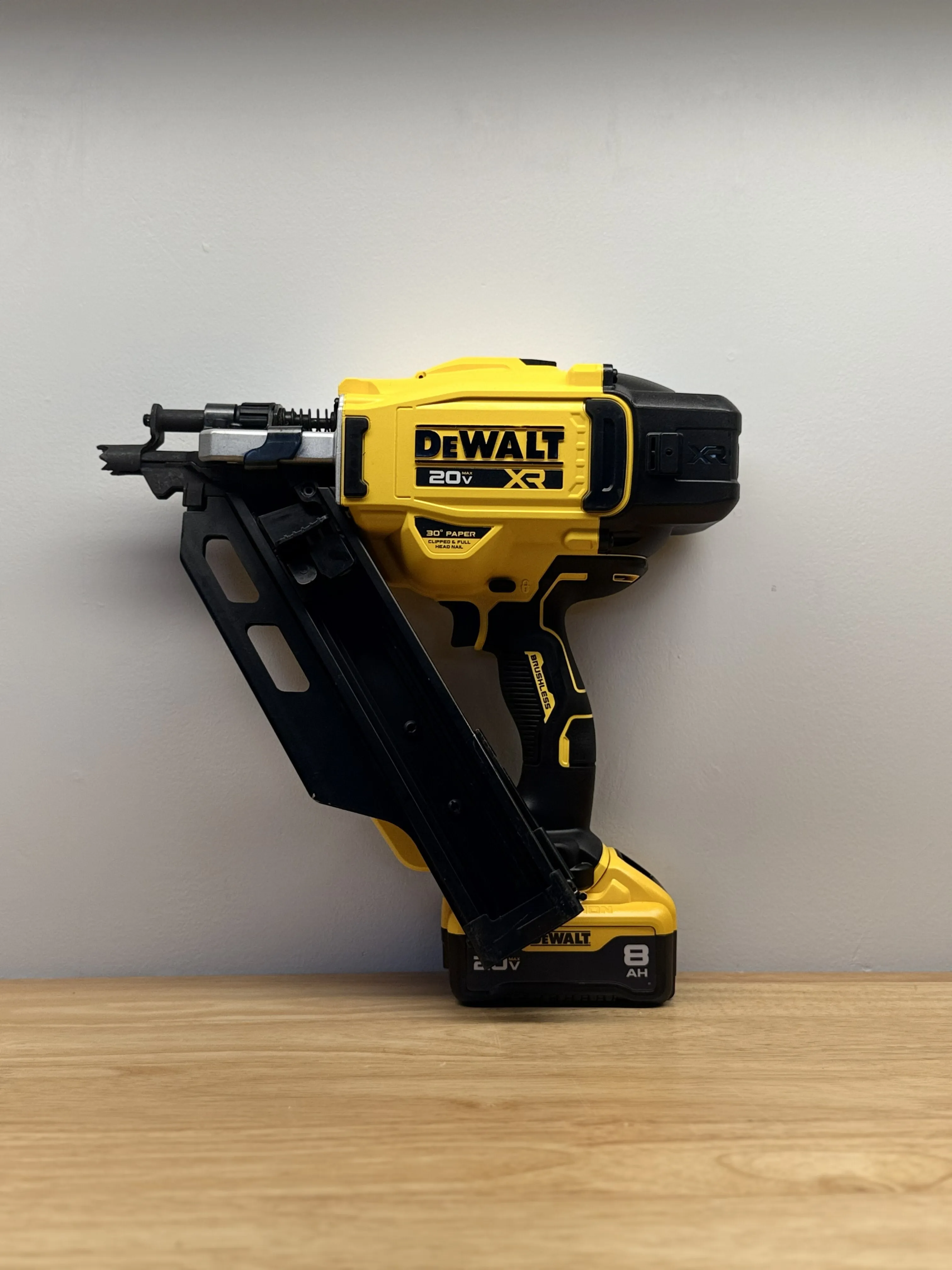 Dewalt 20V Framing Nailer DCN930 + Battery + Charger