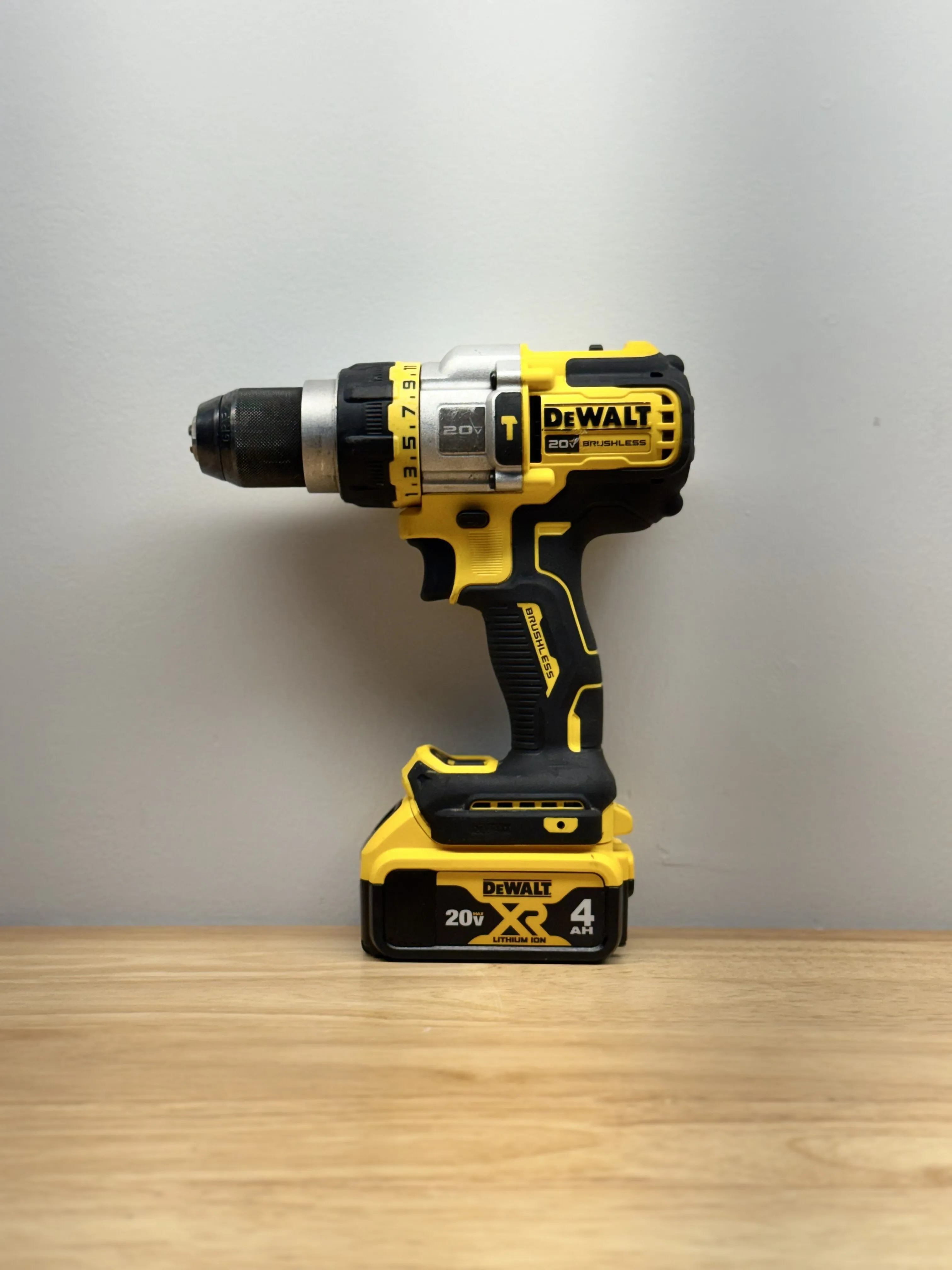Dewalt 20V 1/2" Hammer Drill DCD999 + Battery + Charger