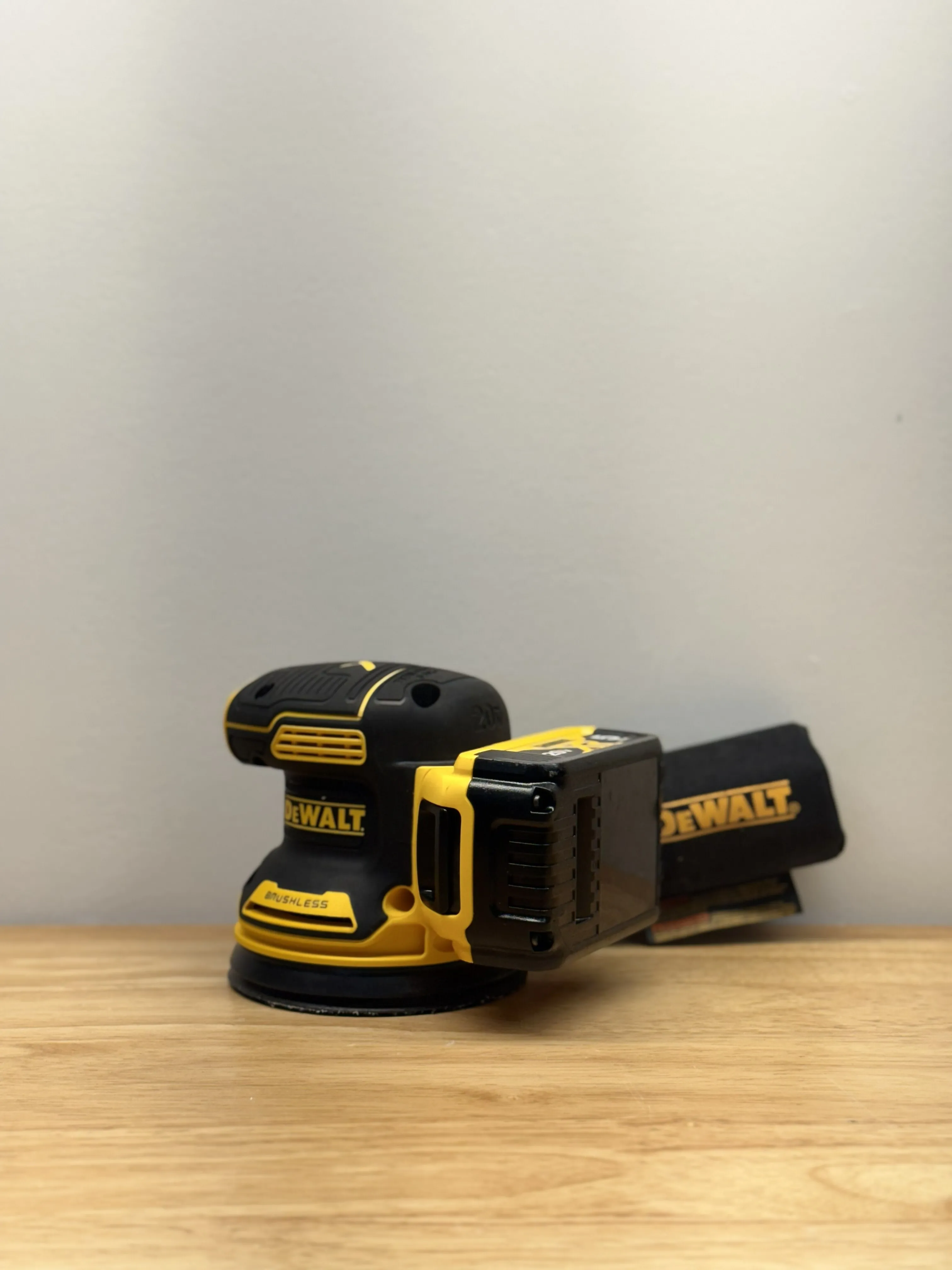Dewalt 20v 5" Random Orbital Sander DCW210 + Battery + Charger