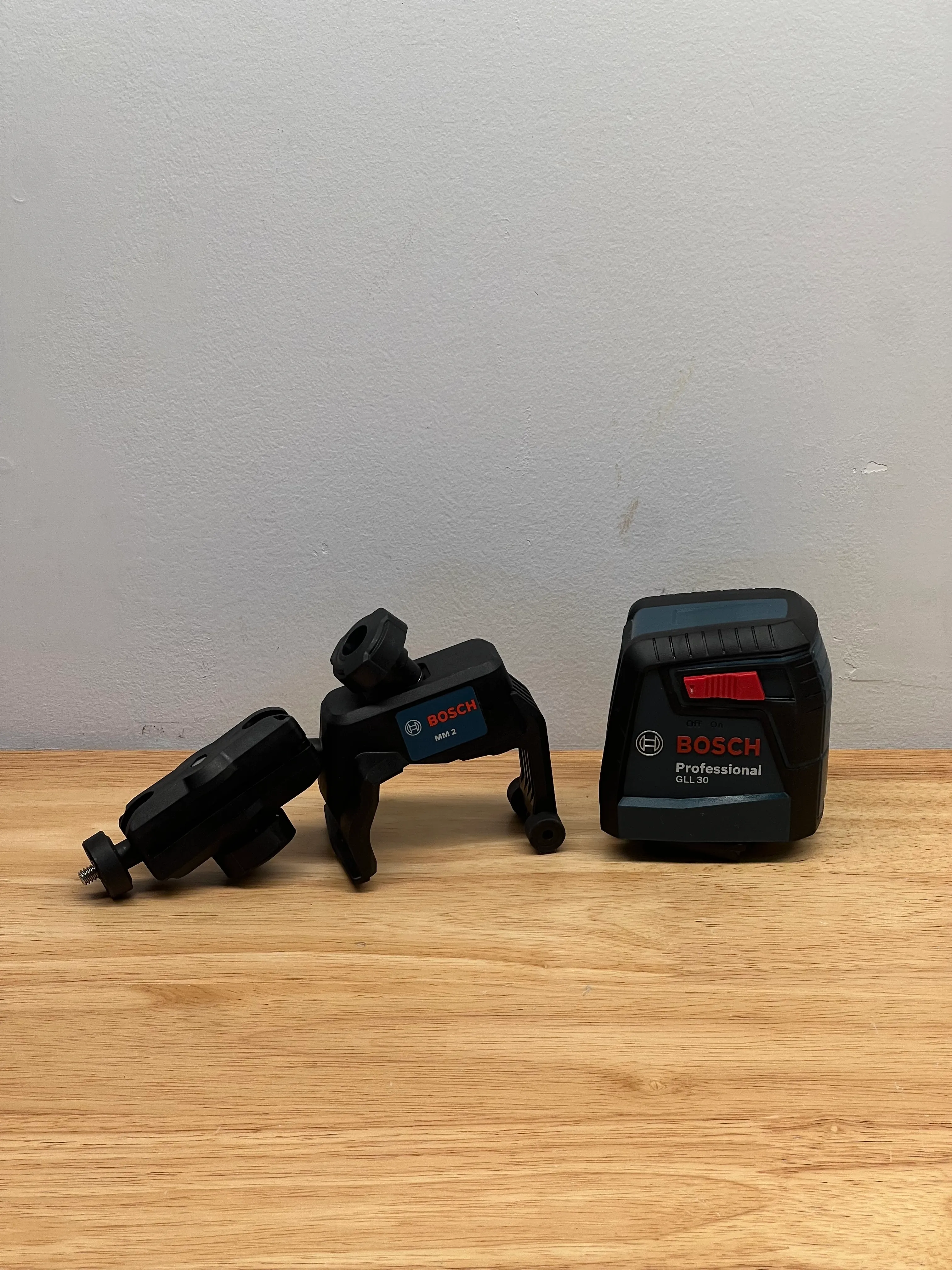 Bosch GLL30  Self-Leveling Cross Line Laser
