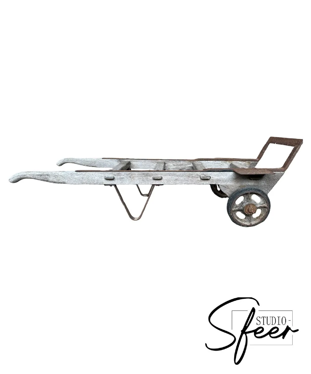 Oude broccante steekkar