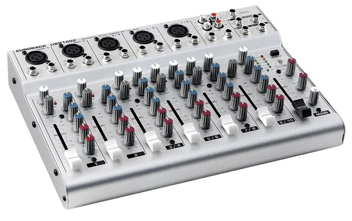 Console de mixage Behringer UBB1002