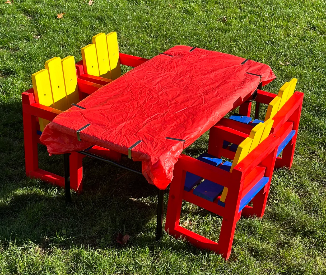 Little Table w/ Chairs