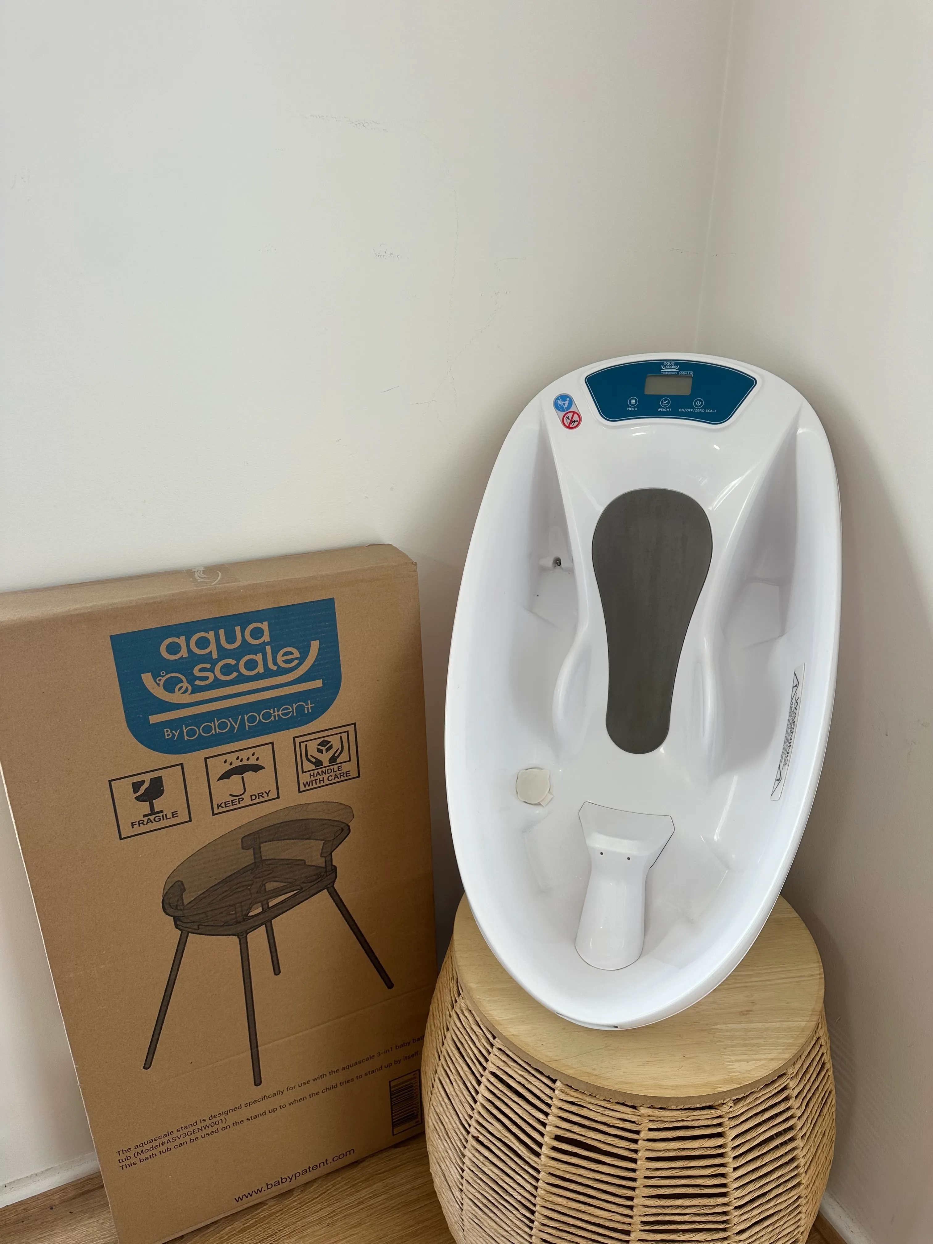 Aqua Scale Baby Bath & Stand Bundle
