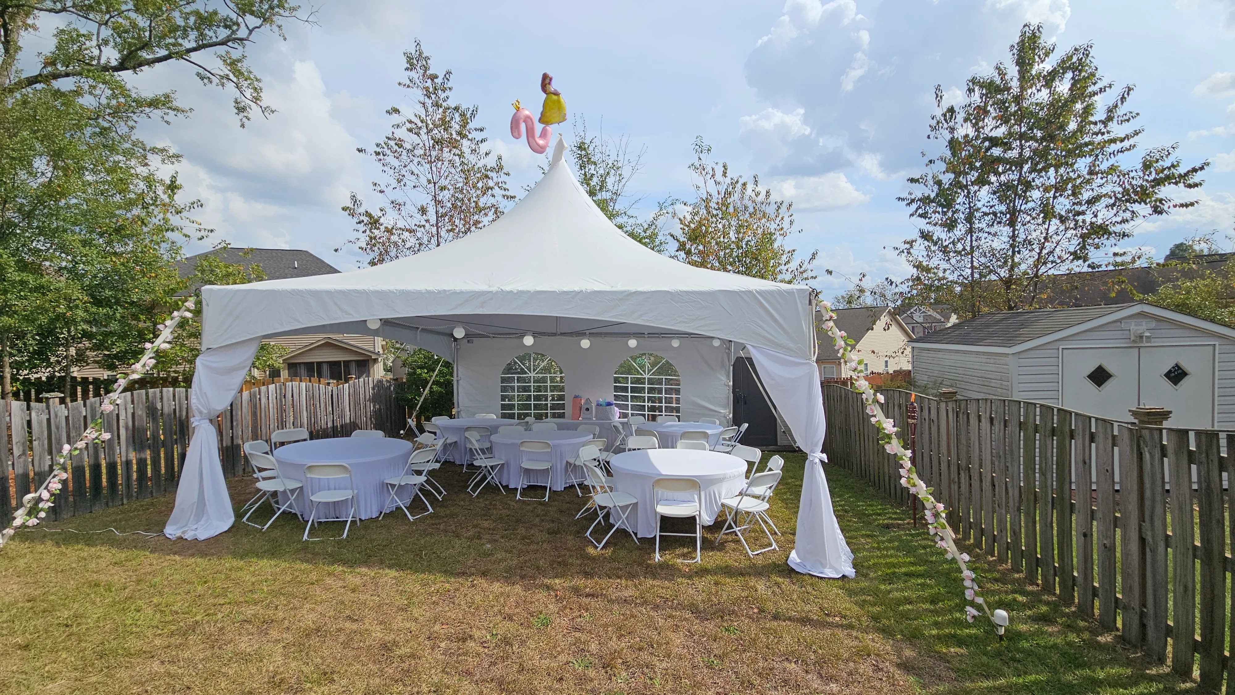 (20x20 HIGH PEAK) 40-50 DINNER SEATING / 70 CATHERDRAL / 80 COCKTAIL