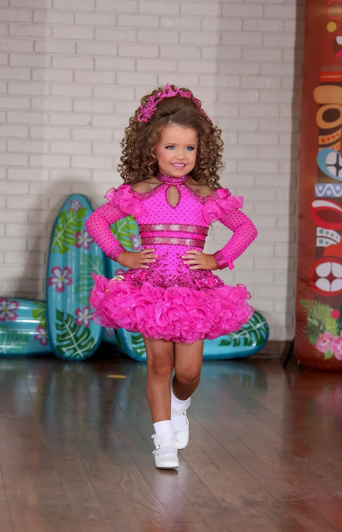 TT-130 2/4-4/6 Magenta Cinderellas Fashion Glitz