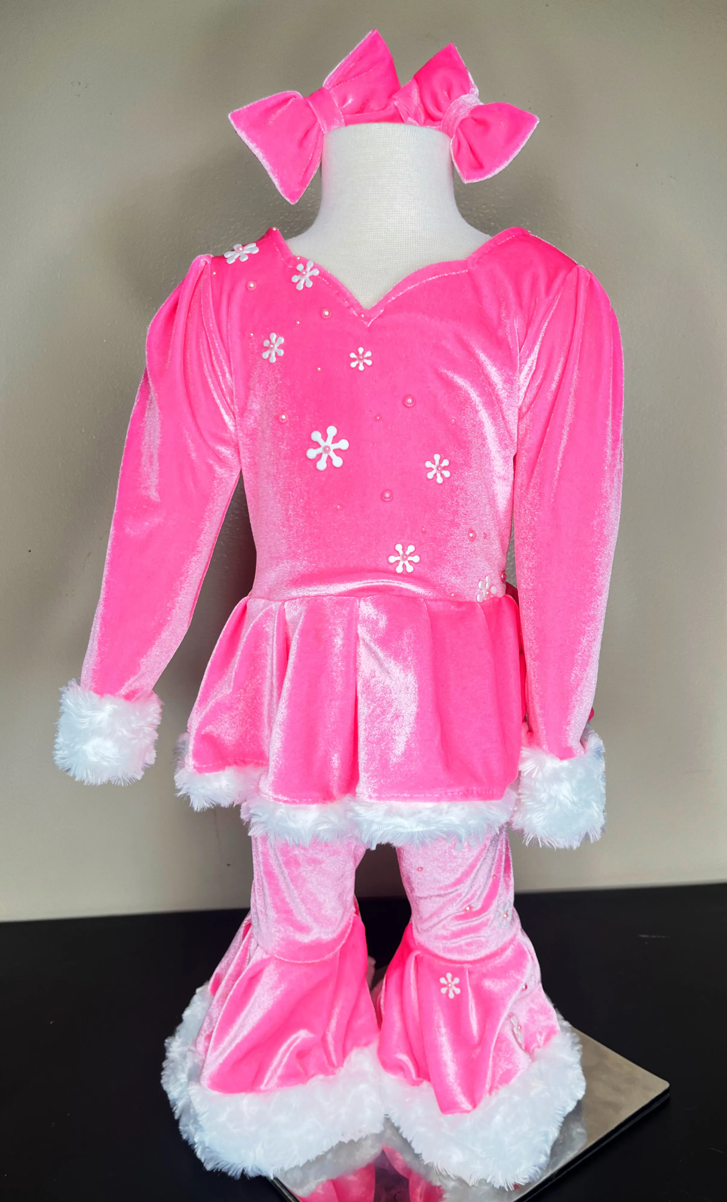 AN- Boo Bear Pink snowflake Christmas casual 12/2 