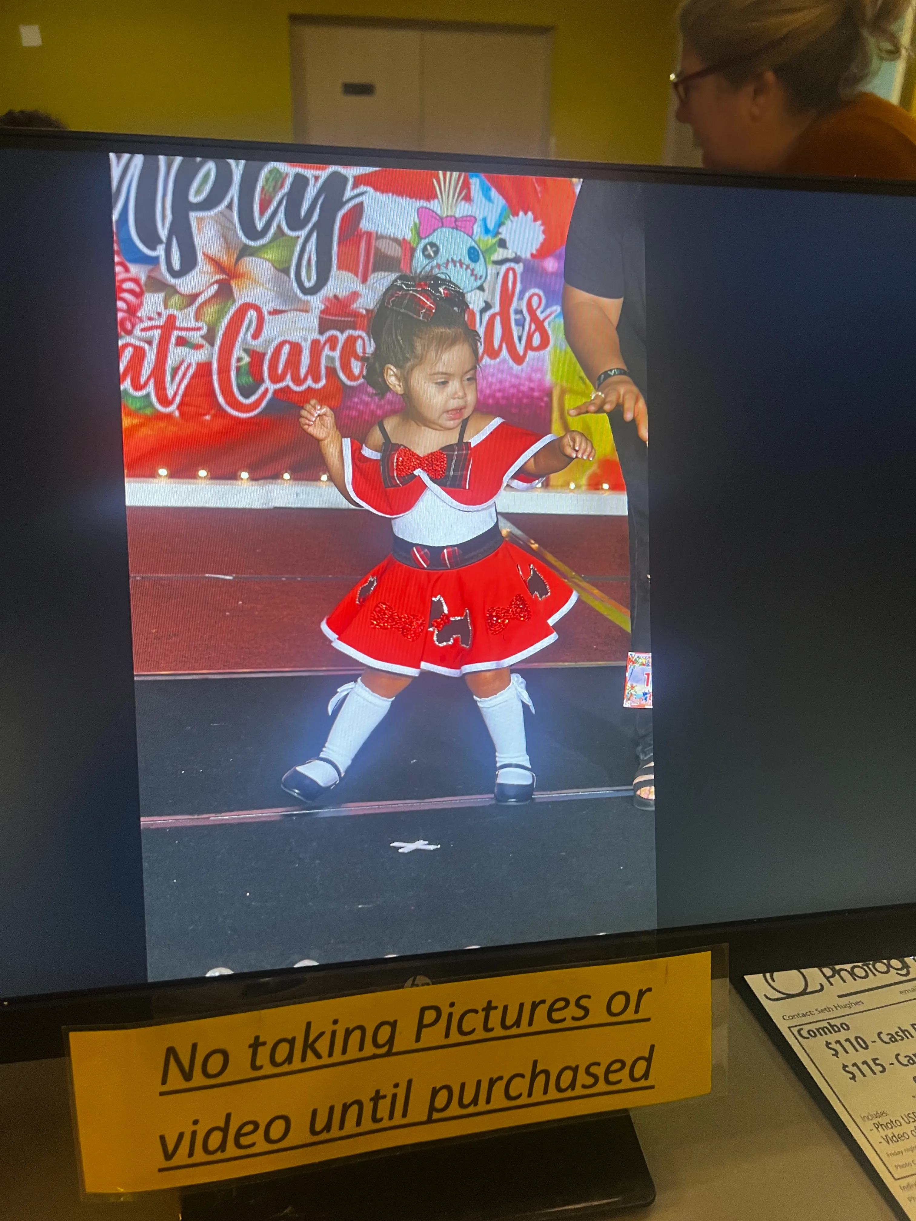 TT-58 18/3 Shuggy OOC/christmas Wear