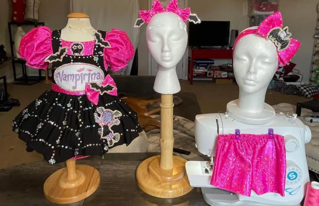 AN- Valerie Cyrus Vampirina ooc 12/2 