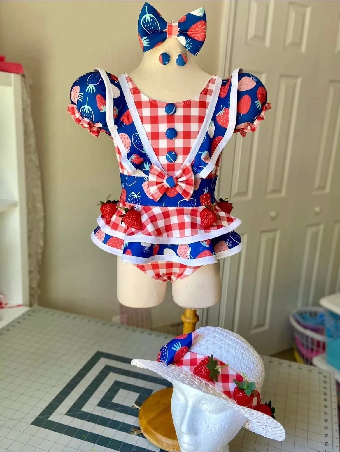 RM-18/3 Dollhouse Strawberry Swim