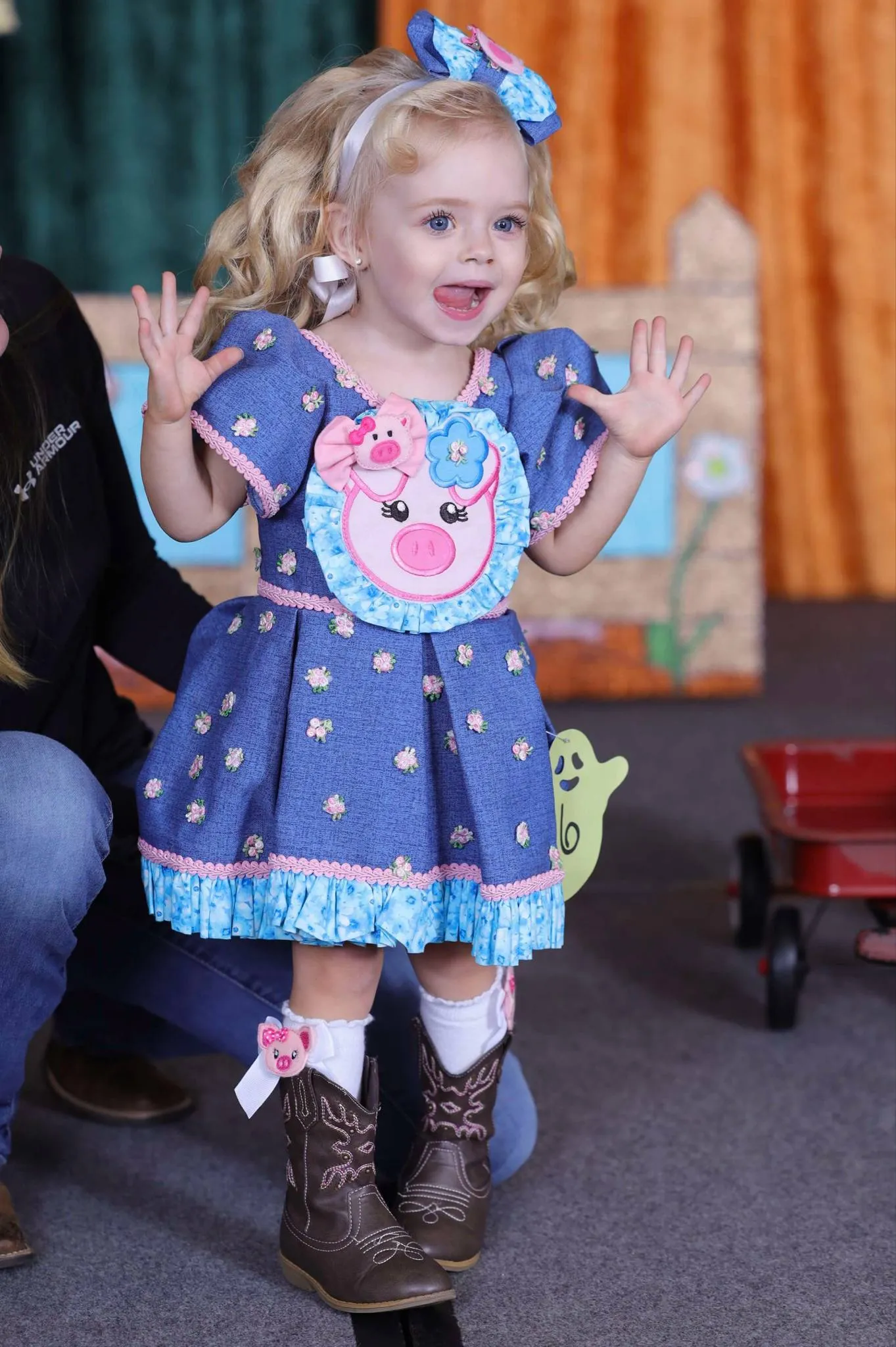 AN- Piggy denim/ farm wear/ ooc 18/3