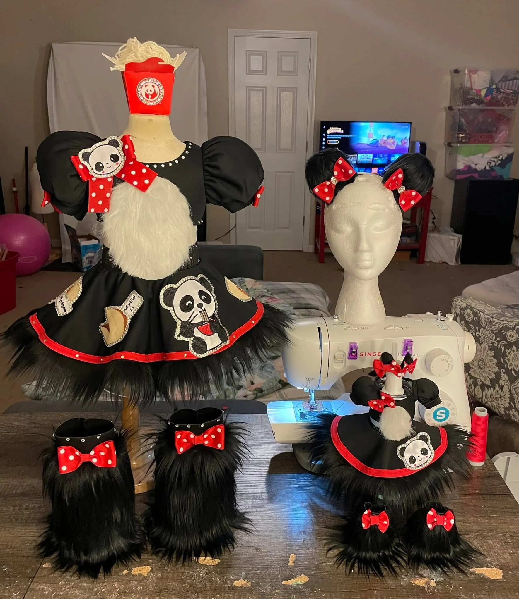 AM- Valerie Cyrus Panda ooc 18/3 