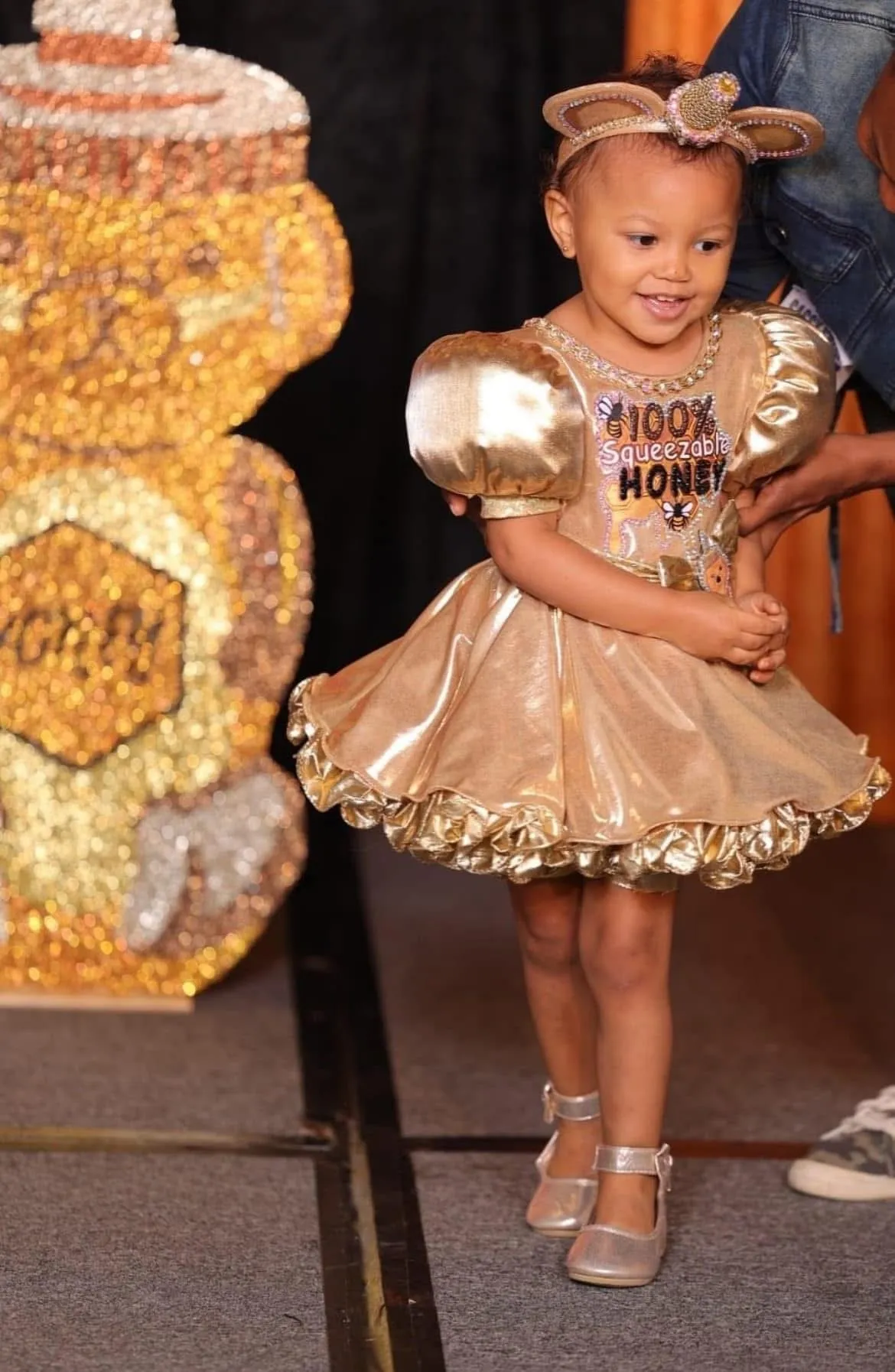 AN- Beth Young Honey ooc 12/2-18/3