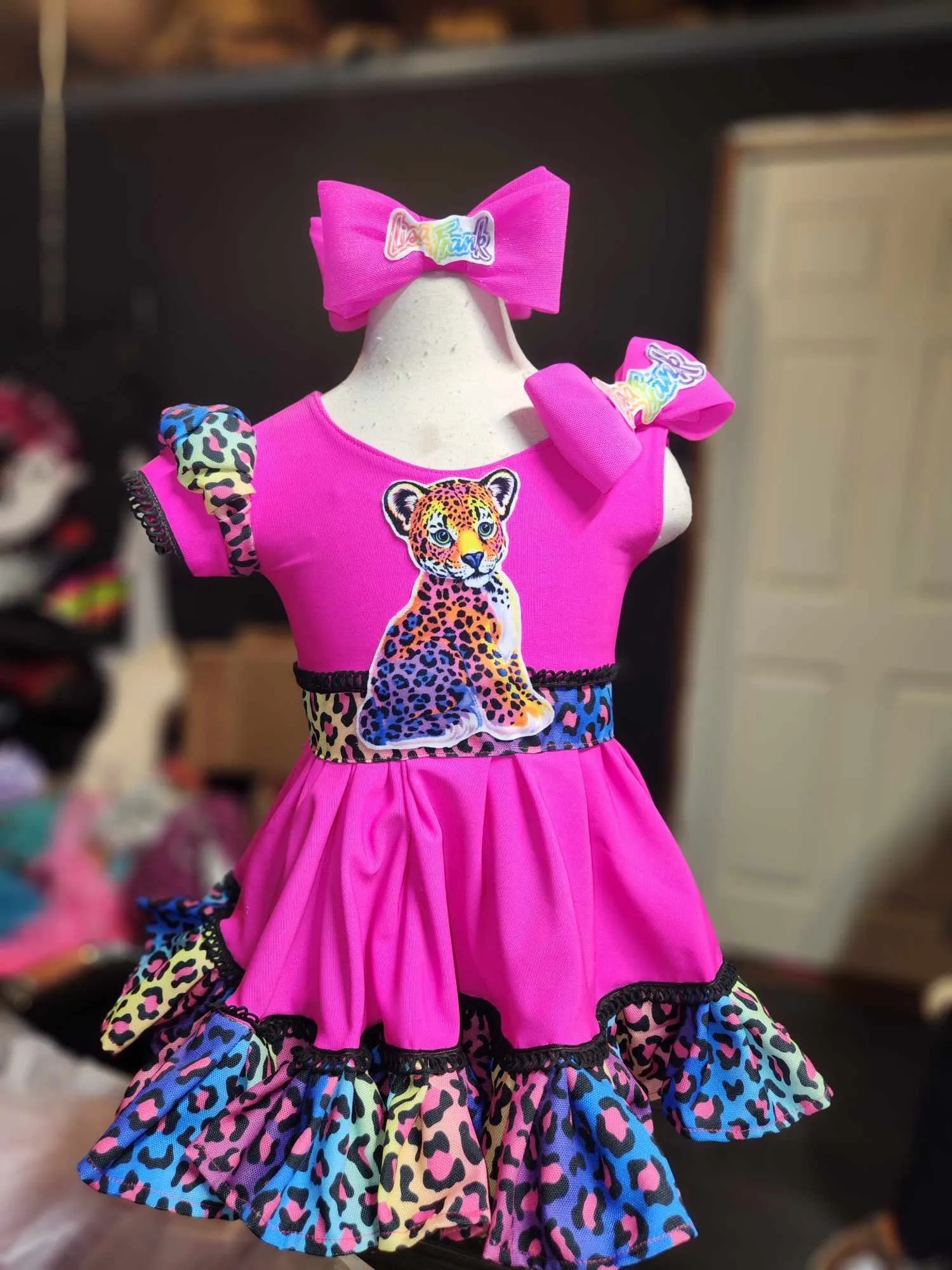 AM- Lisa Frank ooc 12/2