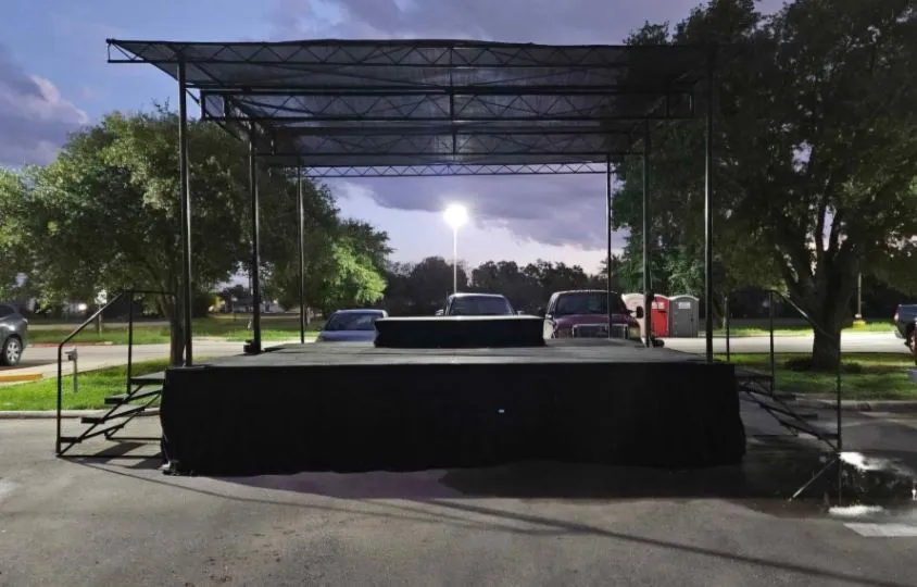 Stage Trailer - 18' x 18' with Roof