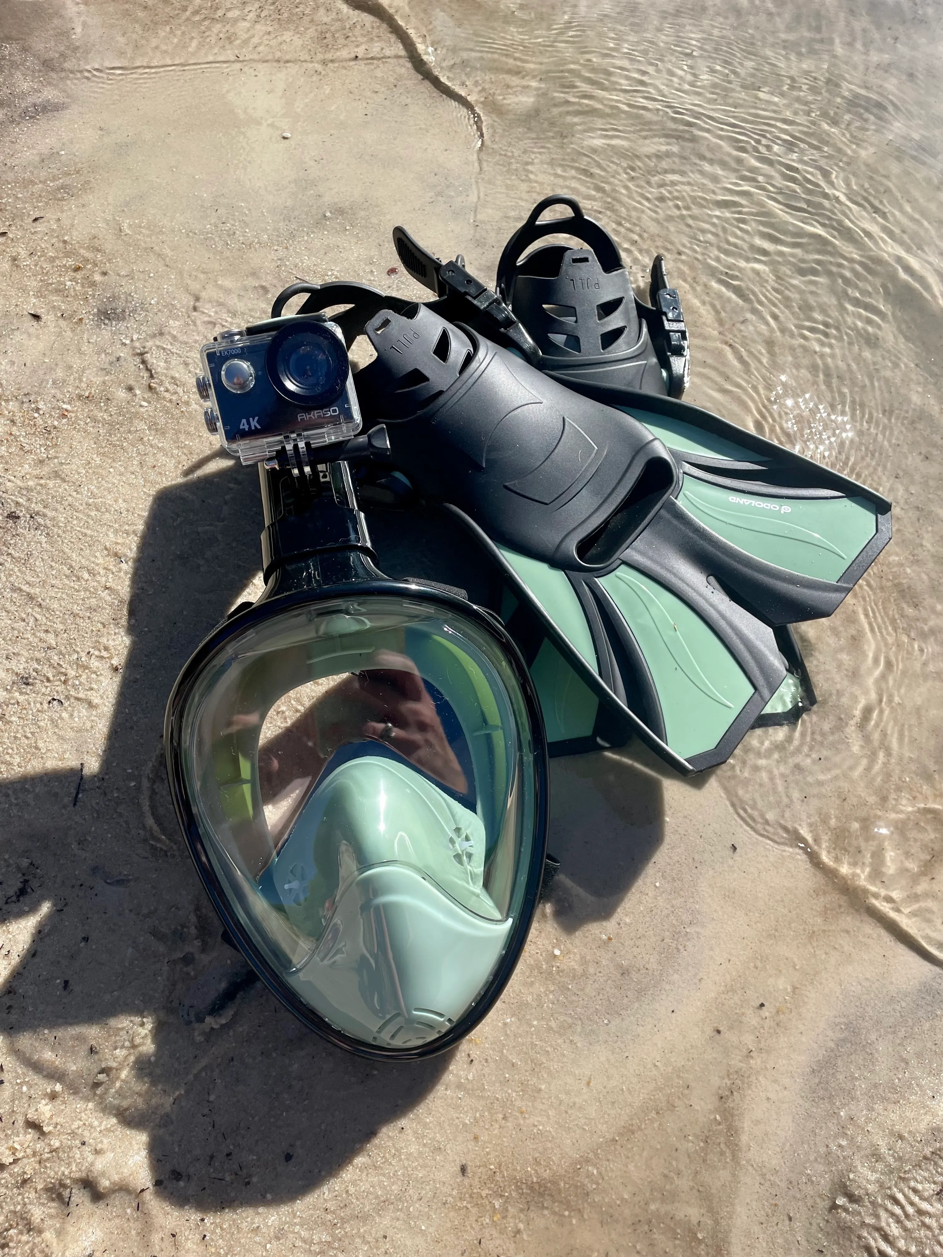 Snorkeling gear set with mounted camera L / XL