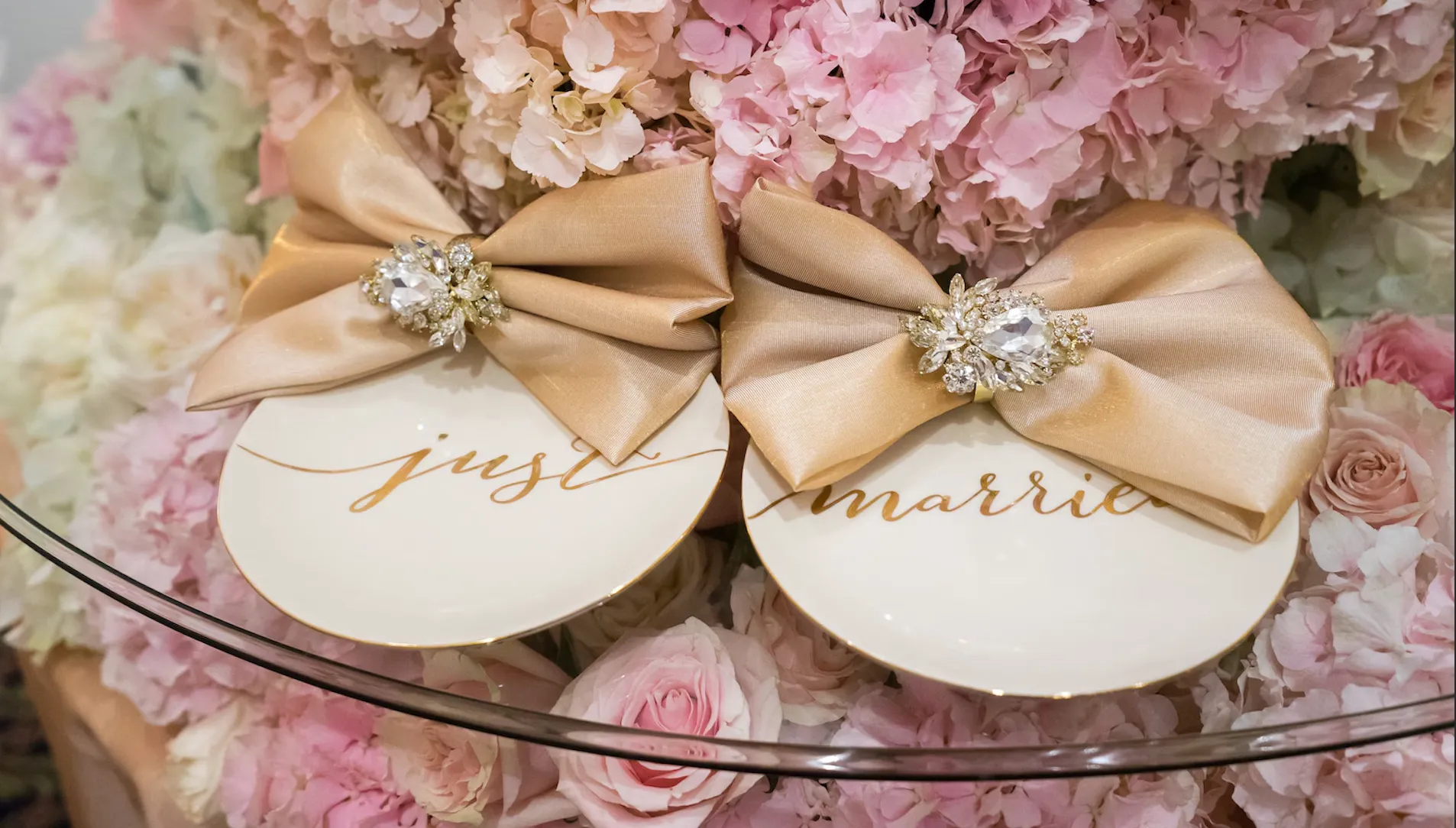 Gold Versailles Napkin Ring