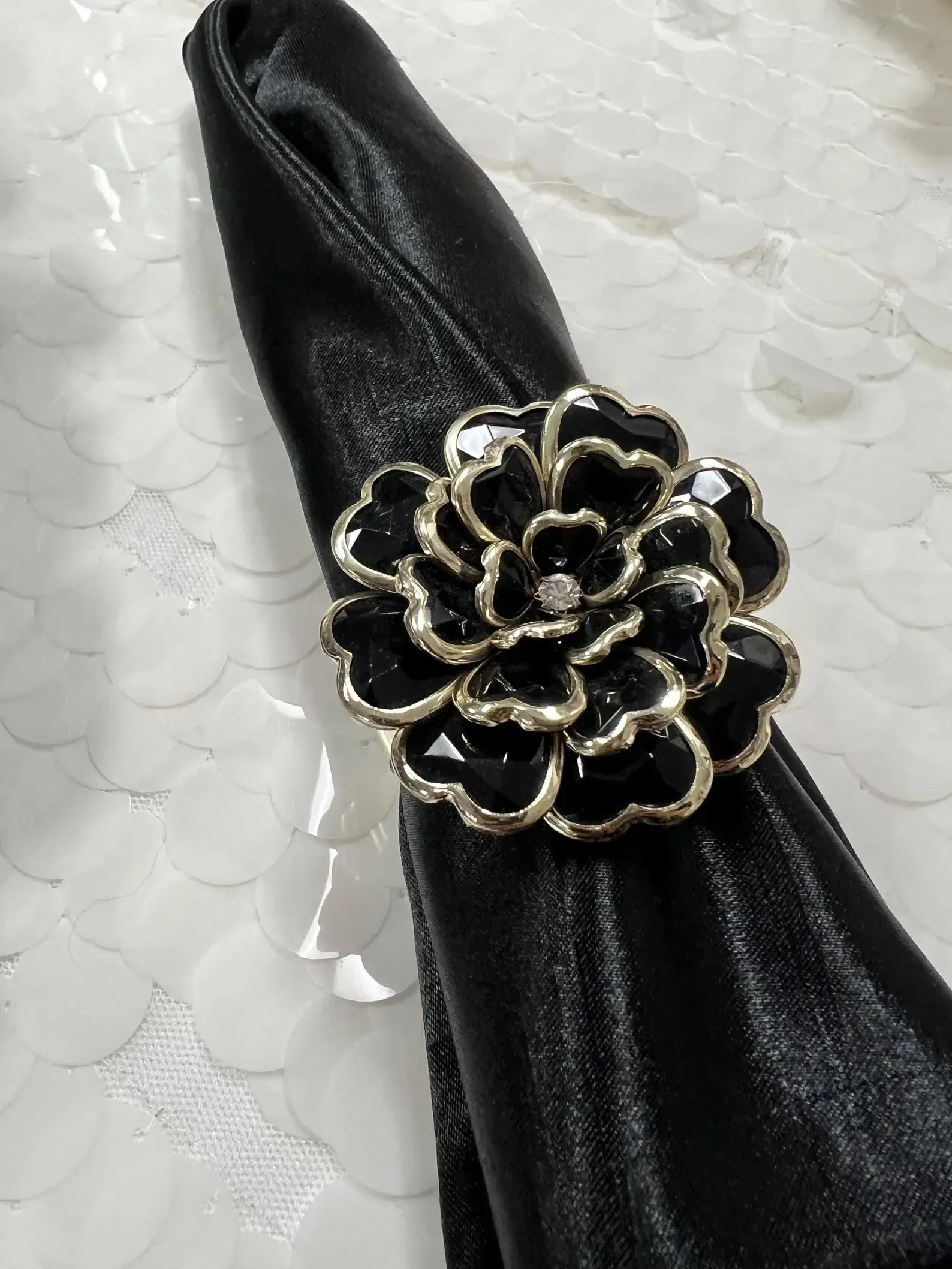 Peony Napkin Ring Black
