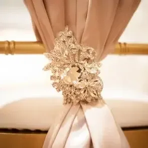 GOLD TEAR DROP BROOCH