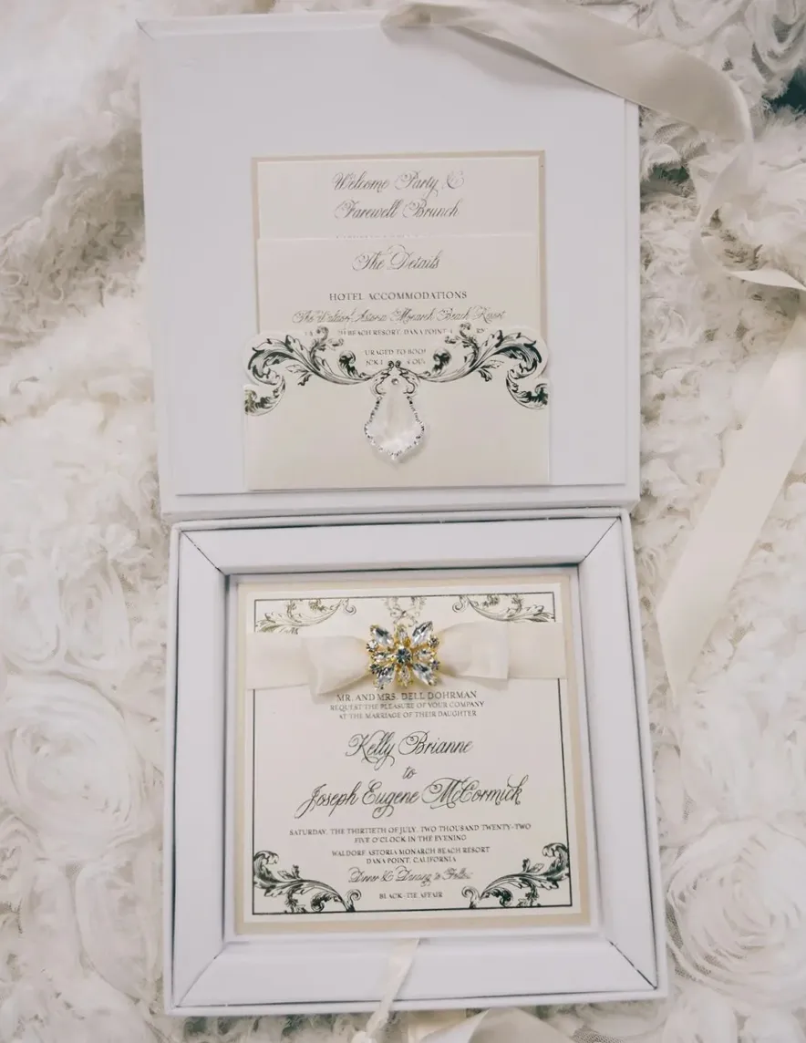 COUTURE WHITE  VELEVT WEDDING INVITATION BOX