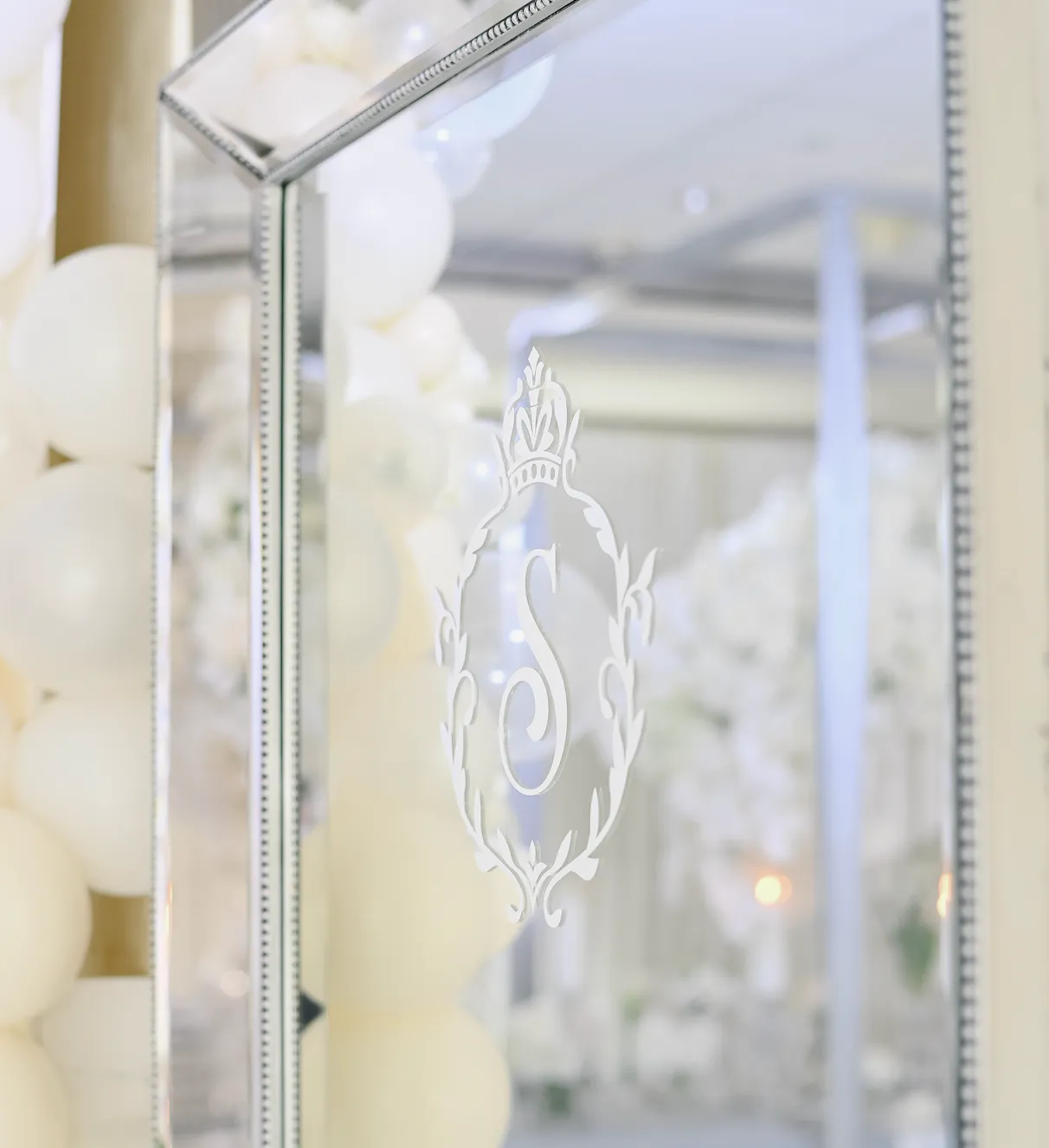 PERSONALIZED VINYL MONOGRAM