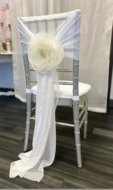 IVORY / WHITE SHEER ROSETTE CHAIR DRAPE