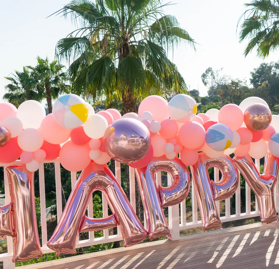 BEACH THEME BIRTHDAY BALLOONS WITH BEACH BALL FUN!