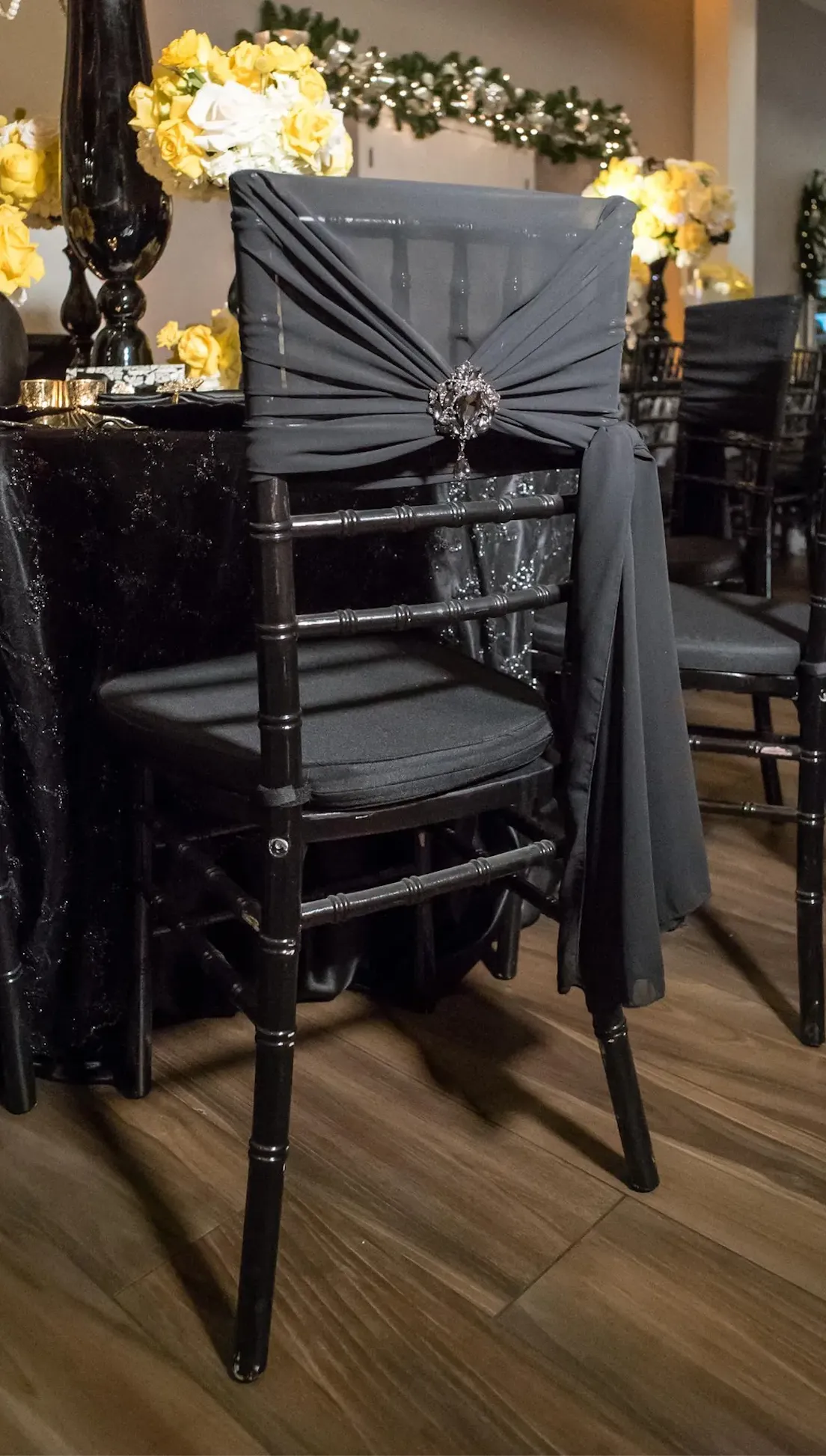 CRYSTAL KNOT CHAIR DRAPING