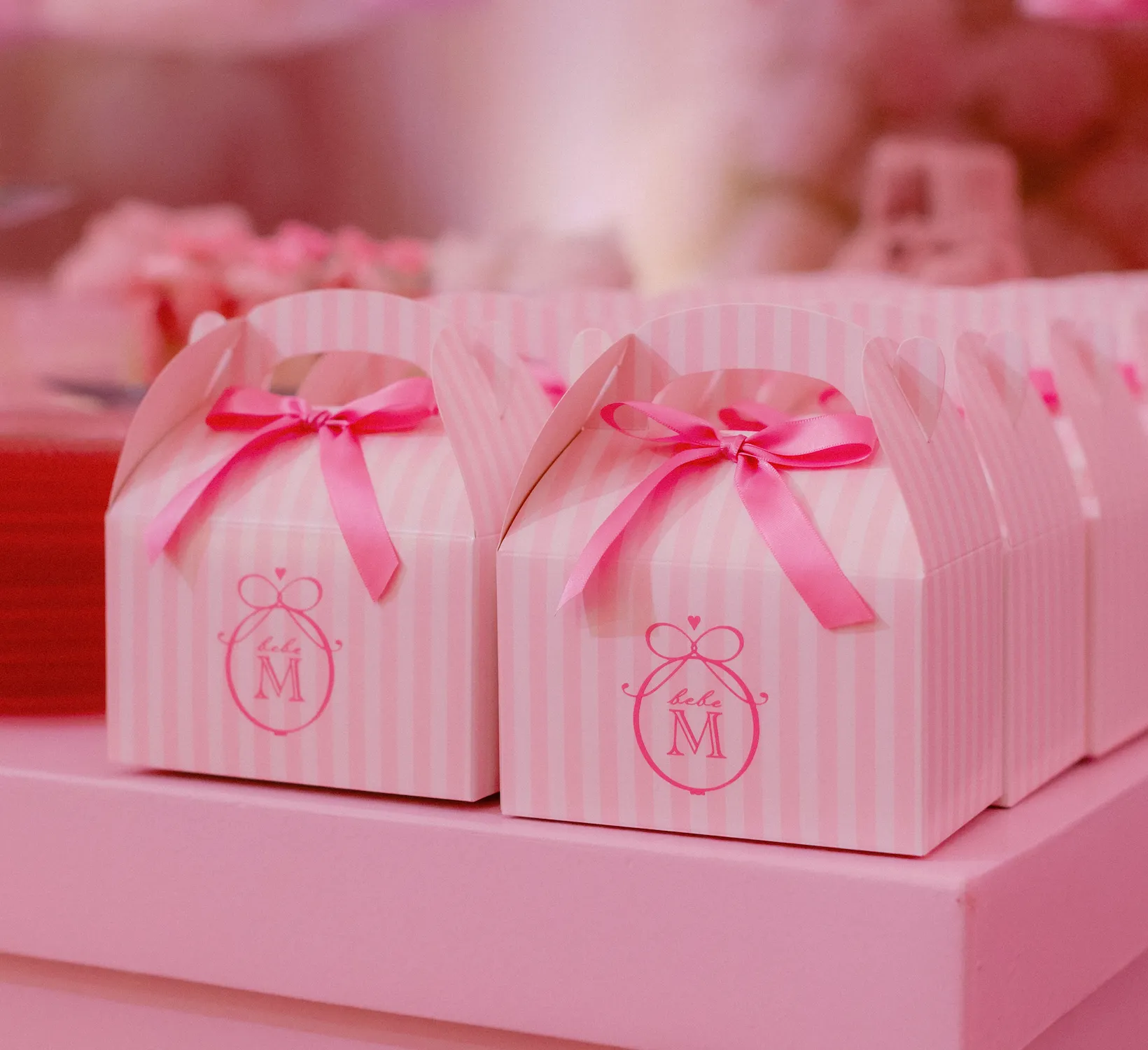 CUSTOM BOXES WITH LOGO