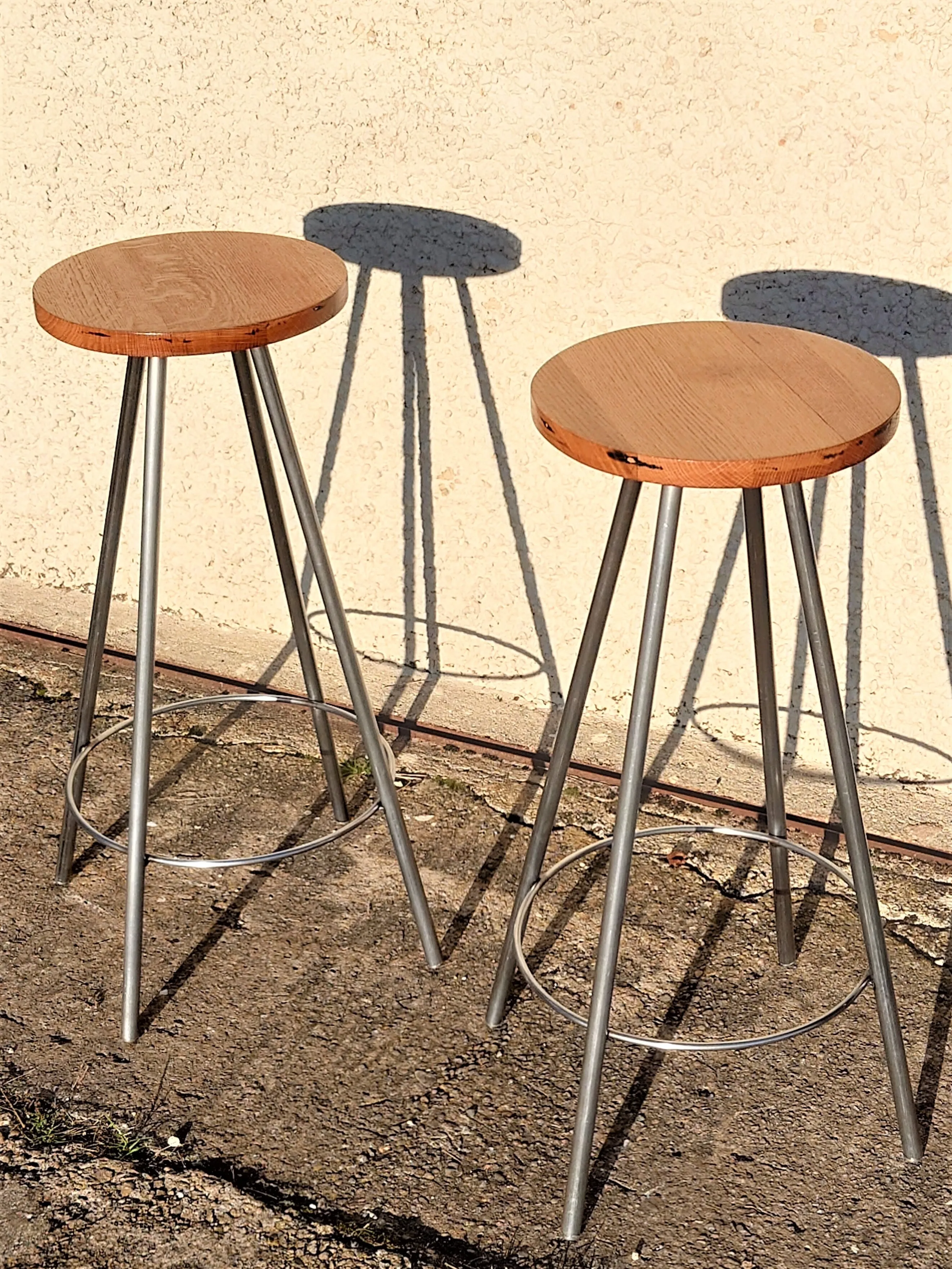 Bar stool 