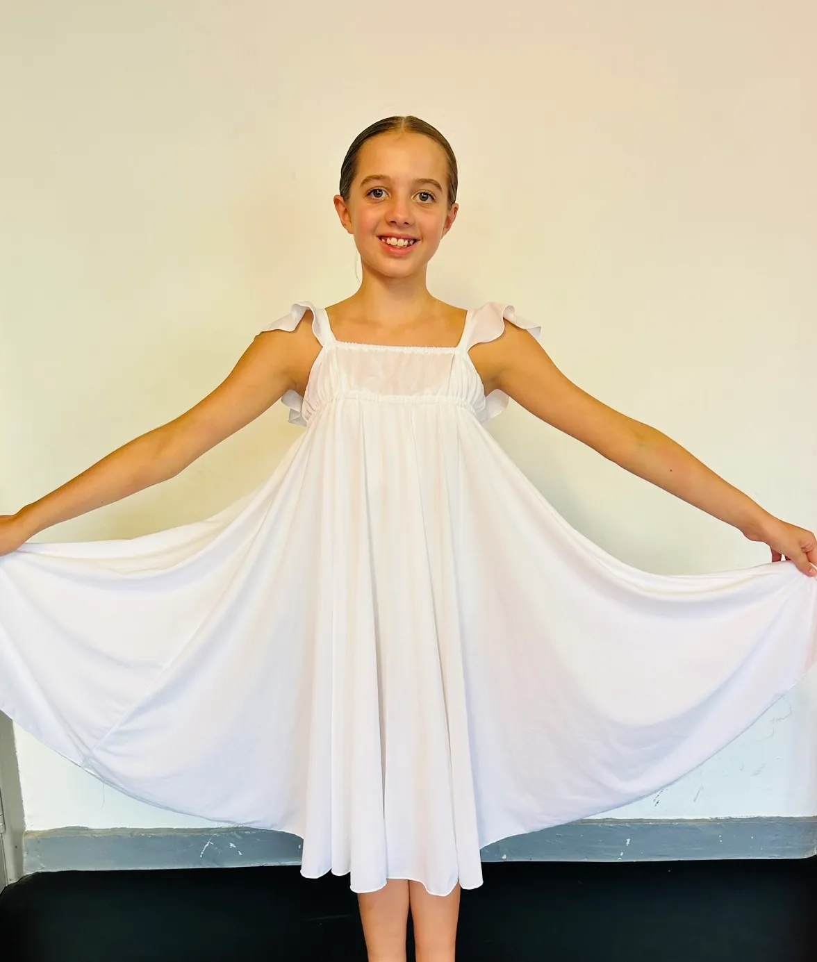 BL049 - WHITE LONG DRESS