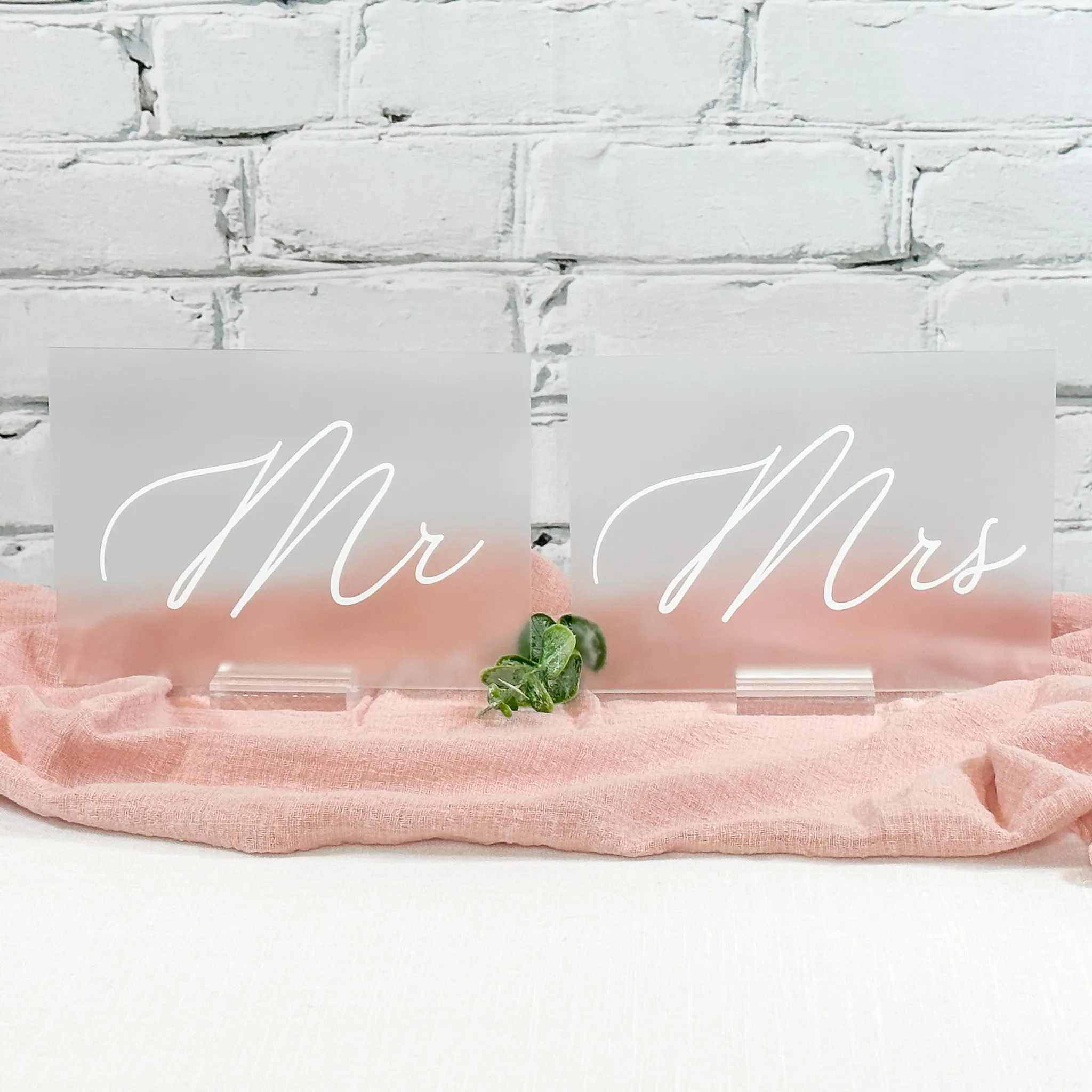 Mr & Mrs Acrylic Sign Set (Milan) - Frosted/White