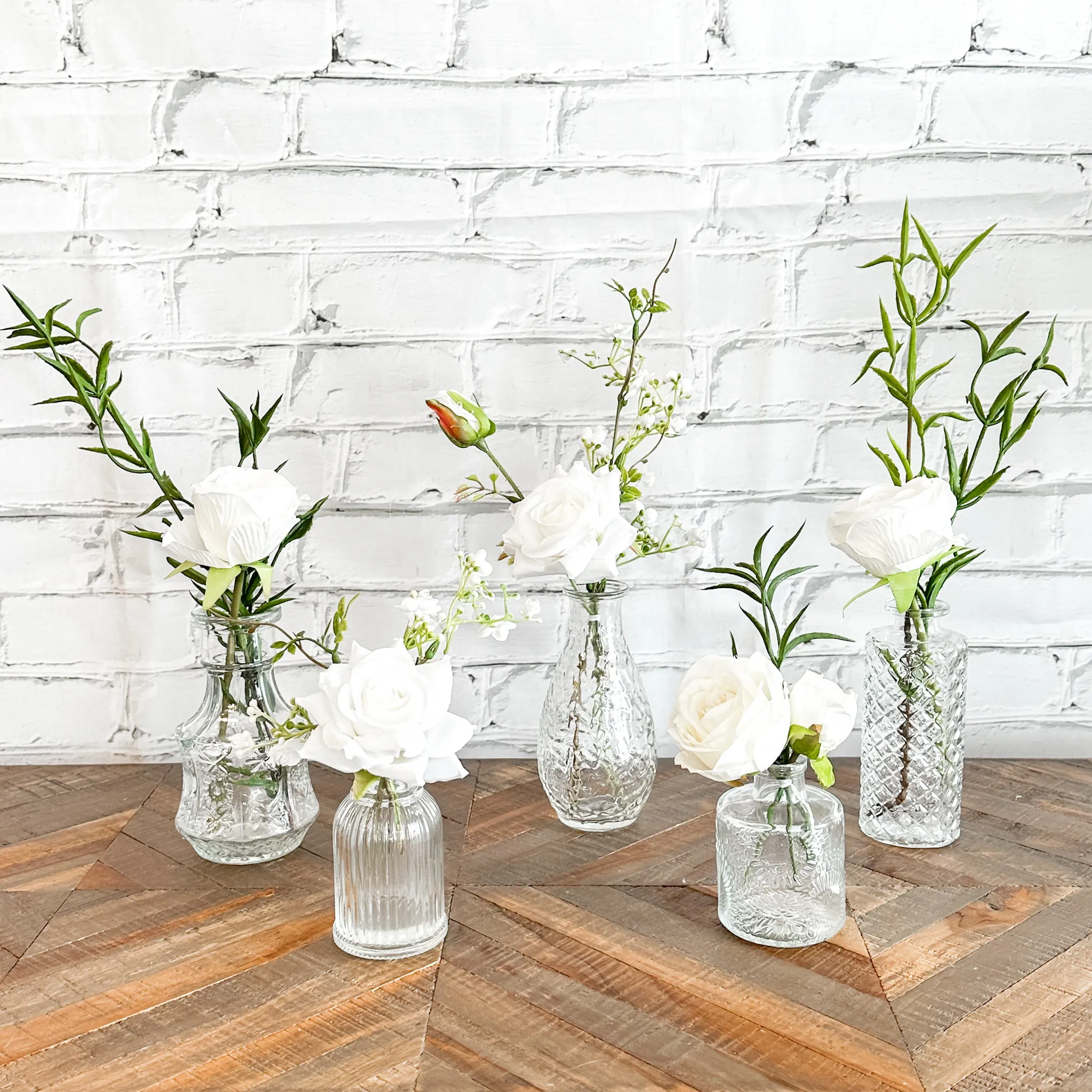 Mixed Vintage Bud Vase - Clear (White Floral)