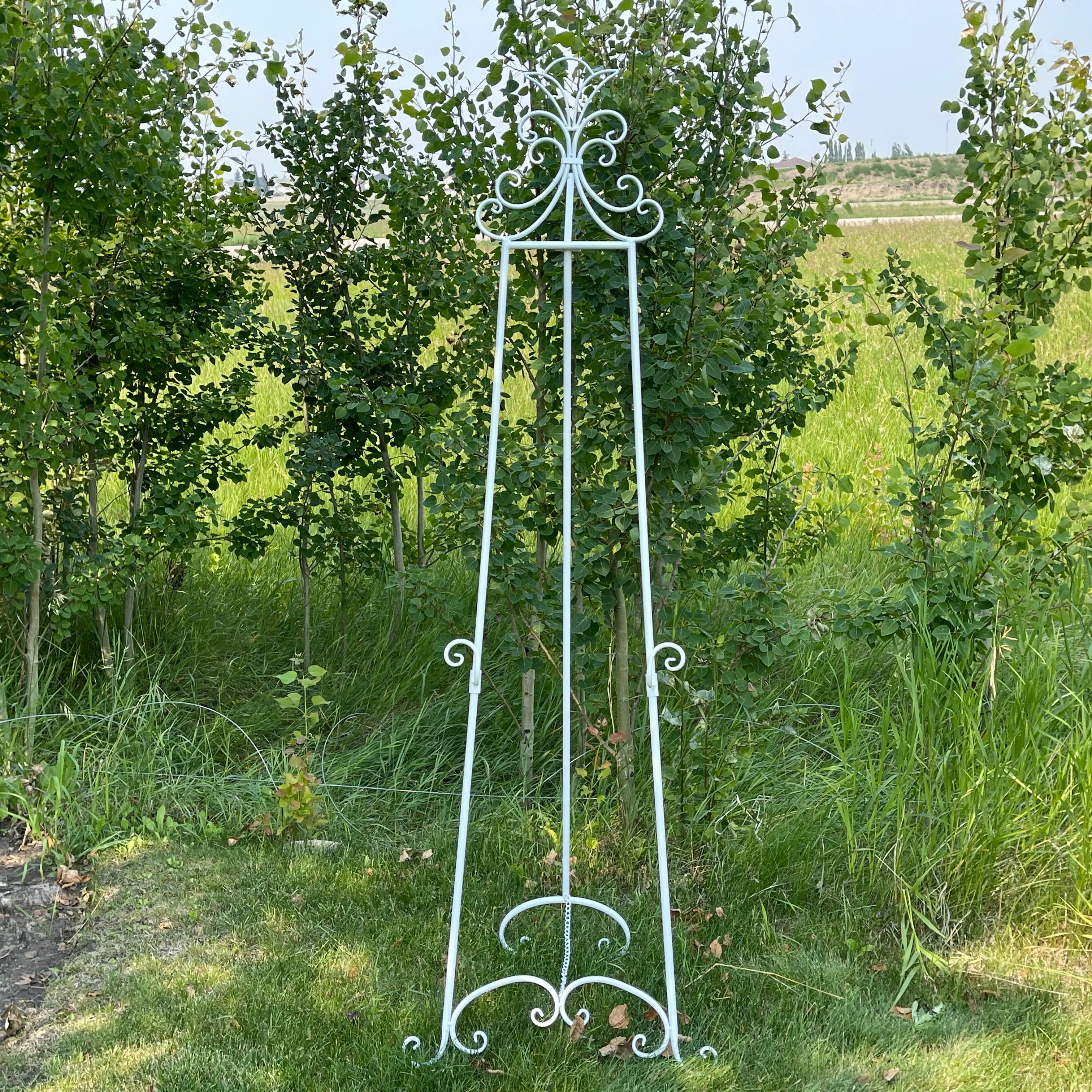 Grace Floor Easel - White Scroll (72")