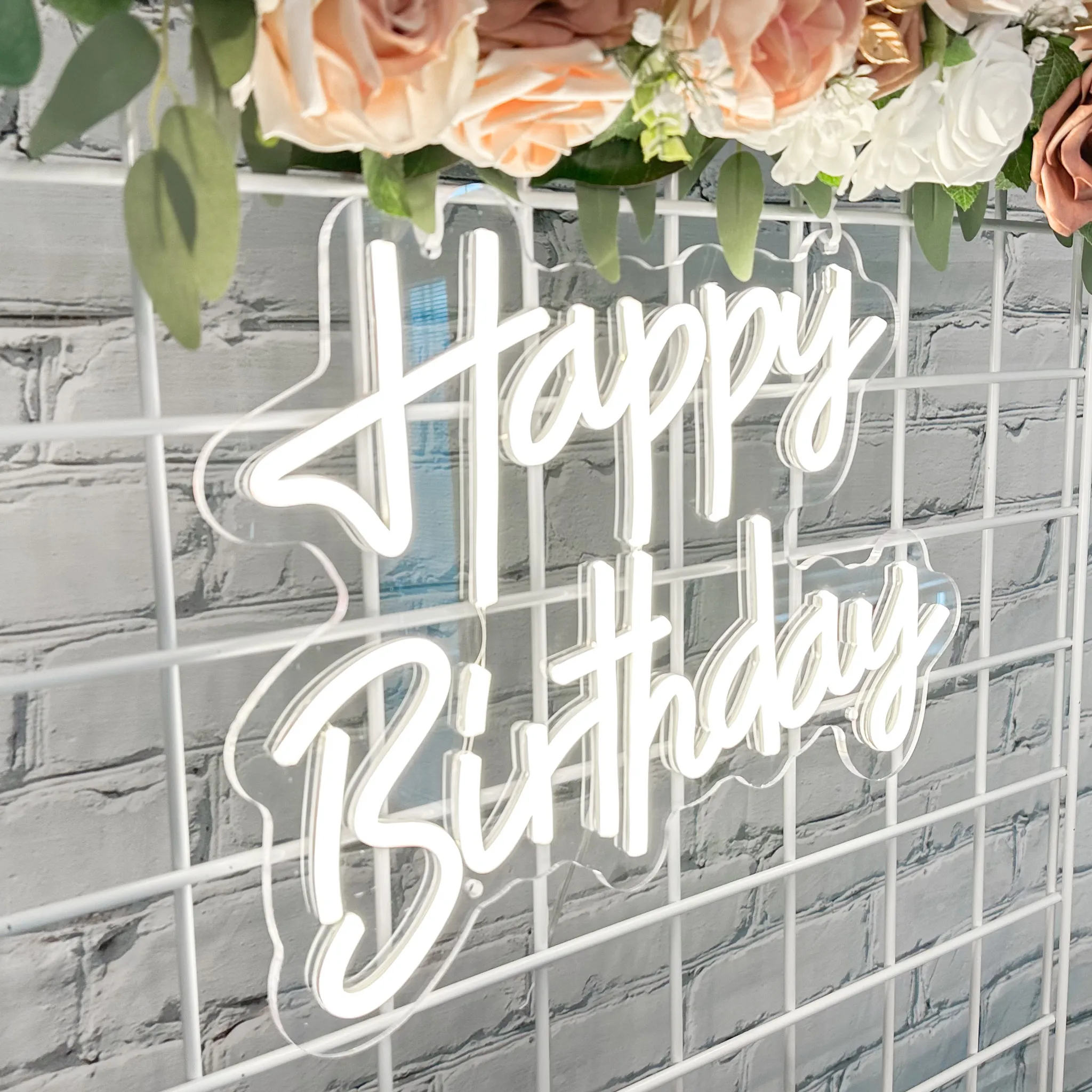 "Happy Birthday" - Neon Sign