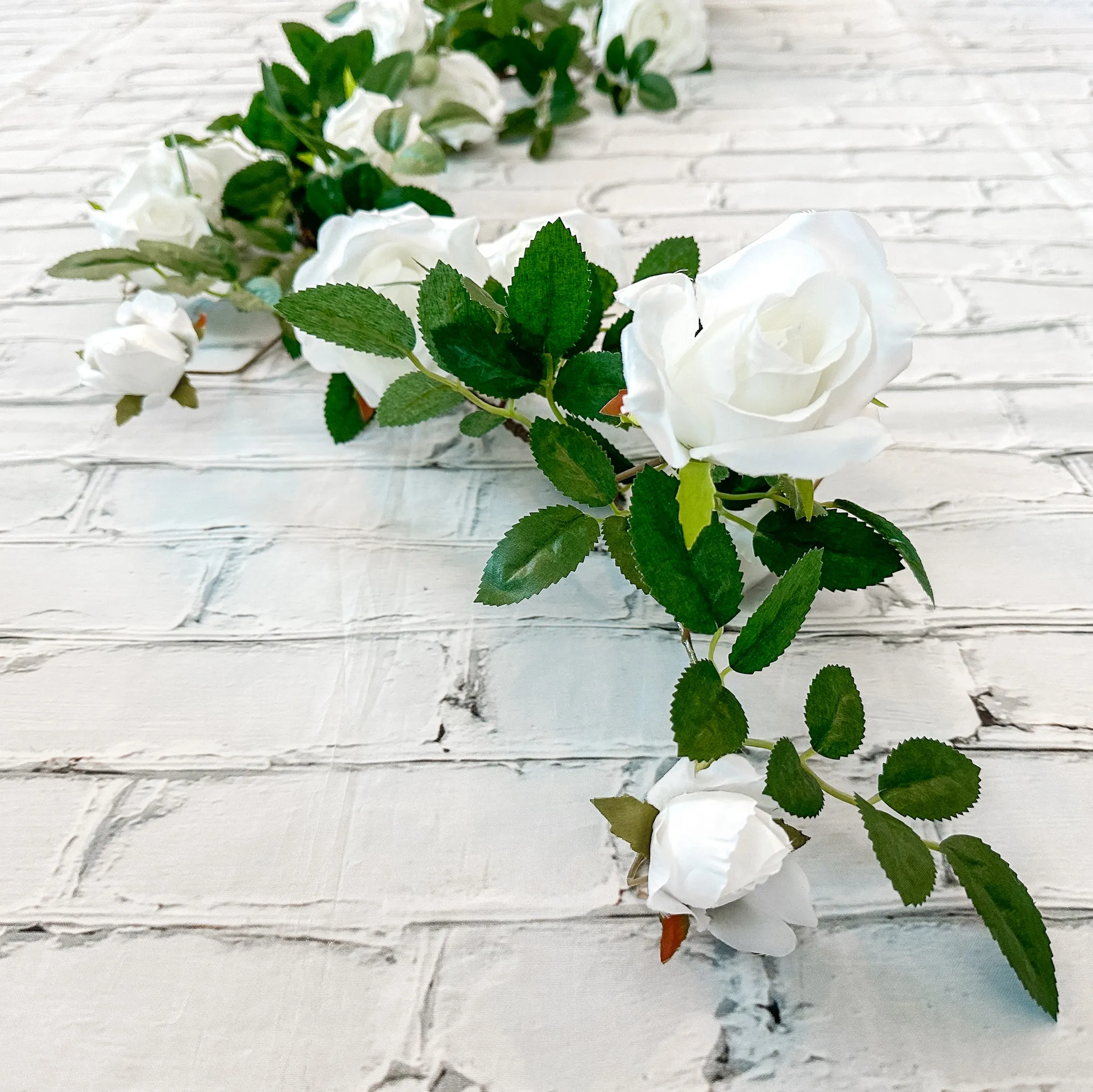 White Rose Garland