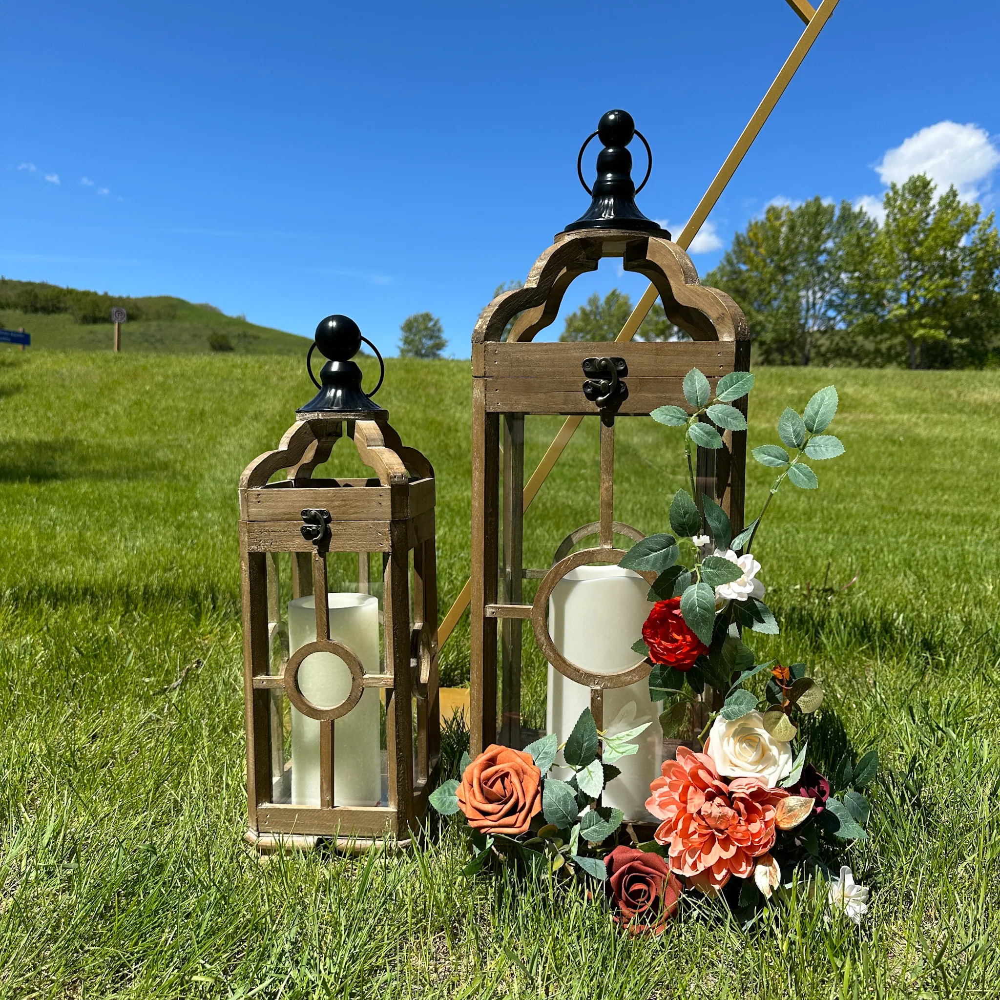 Wood Lantern Pair - Arch Top