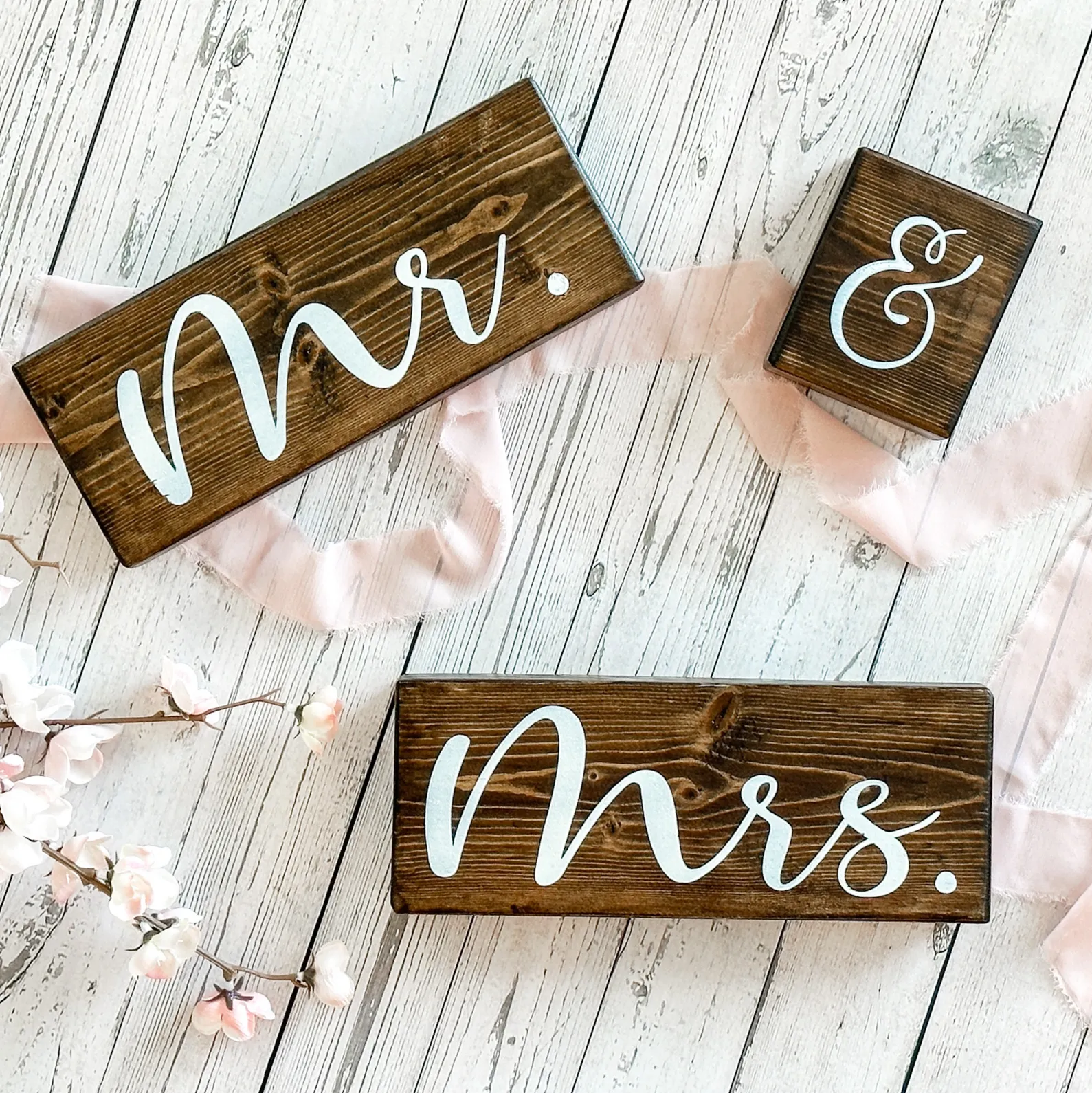 Mr & Mrs Wood Block Signs (Geneva) - Dark