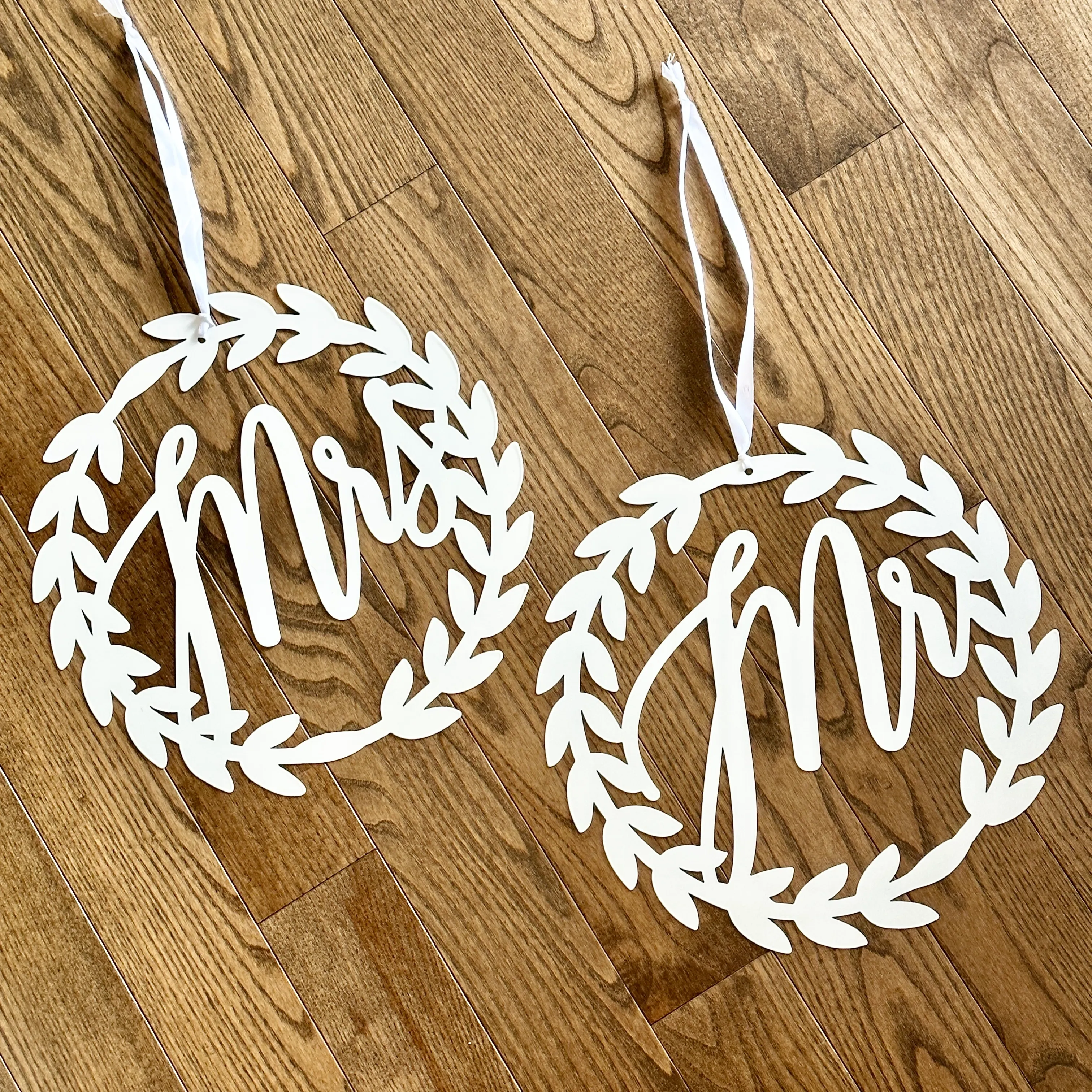 Mr & Mrs Chair Signs - Wreath