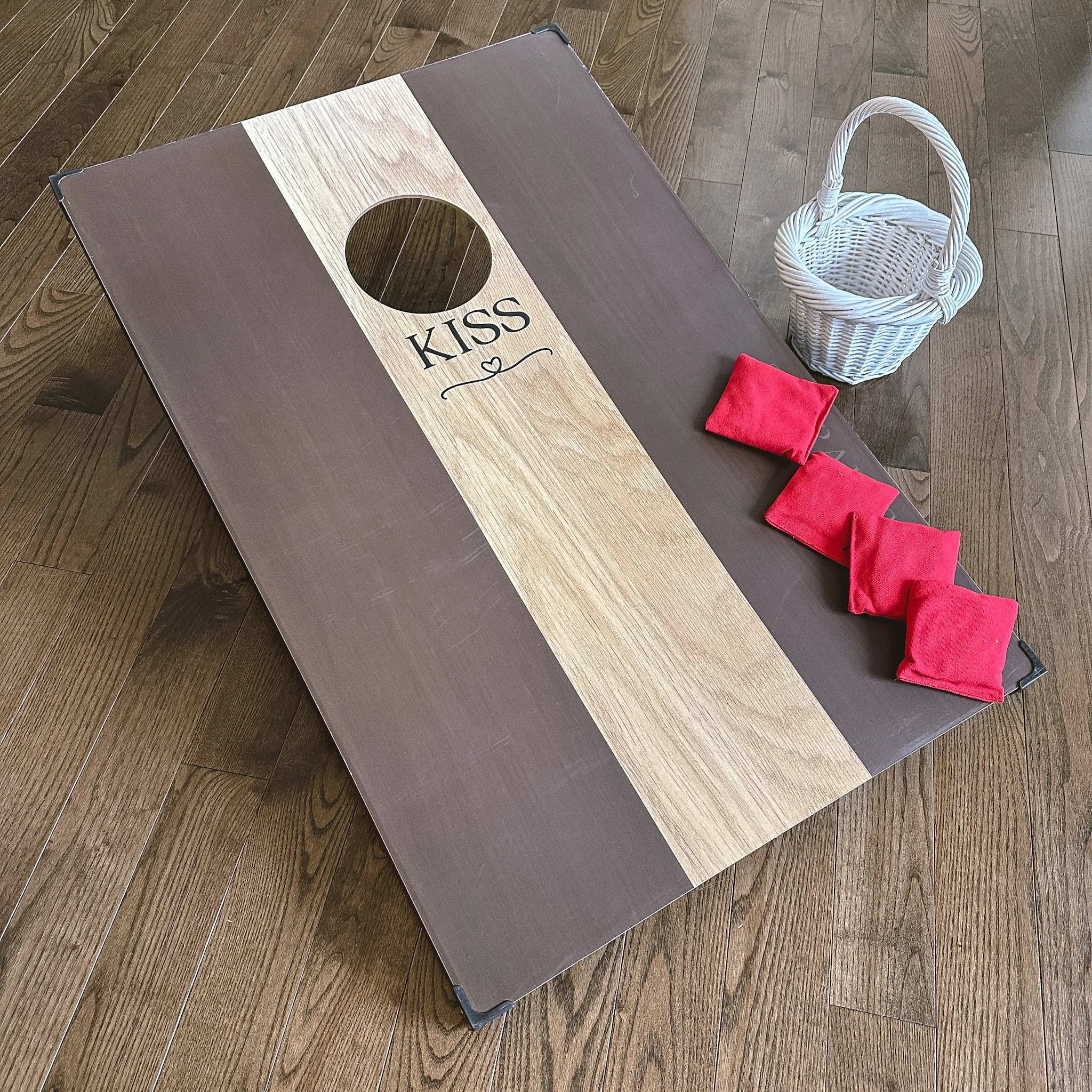 Cornhole Kissing Game (HIDDEN)