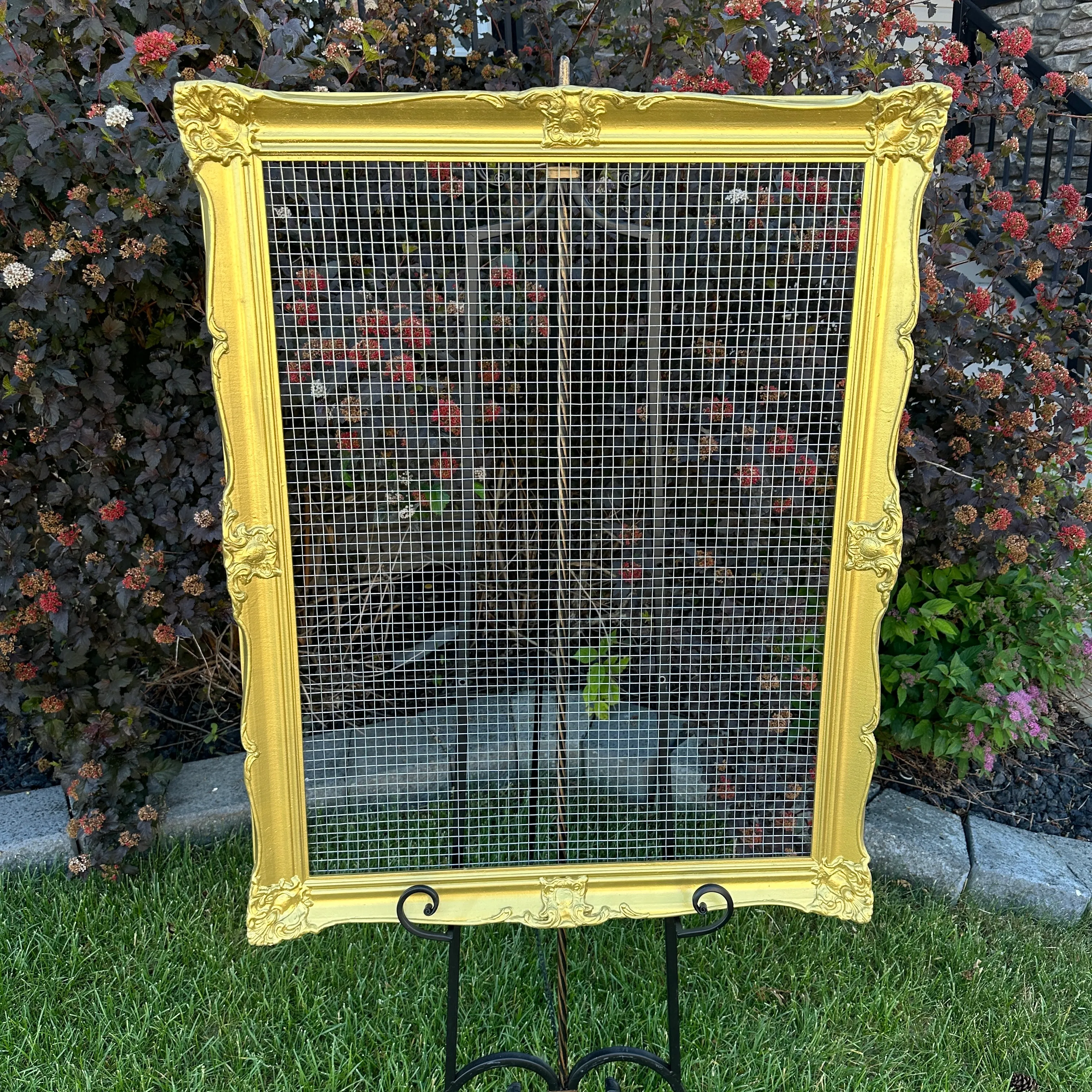 Gold Frame Seating Chart - Large