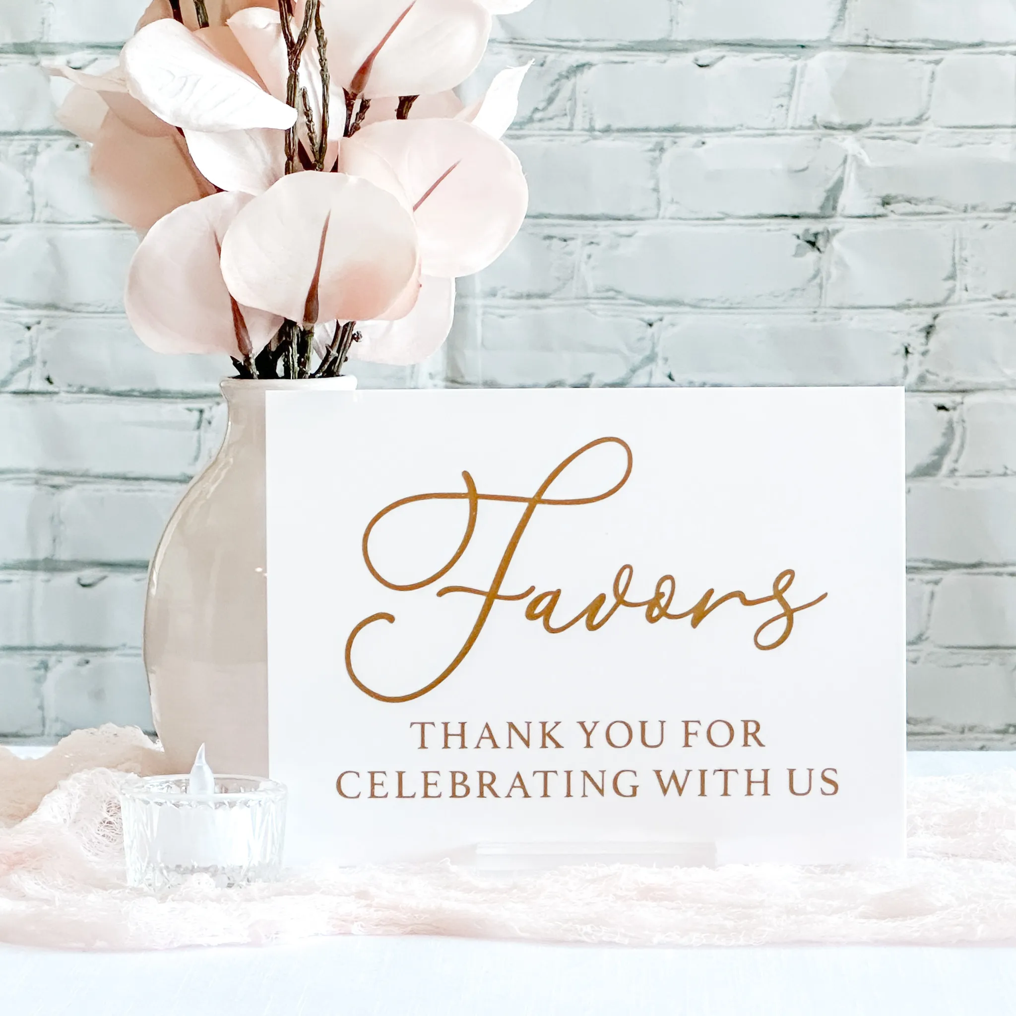 Favors Acrylic Sign (Victoria) - White/Gold