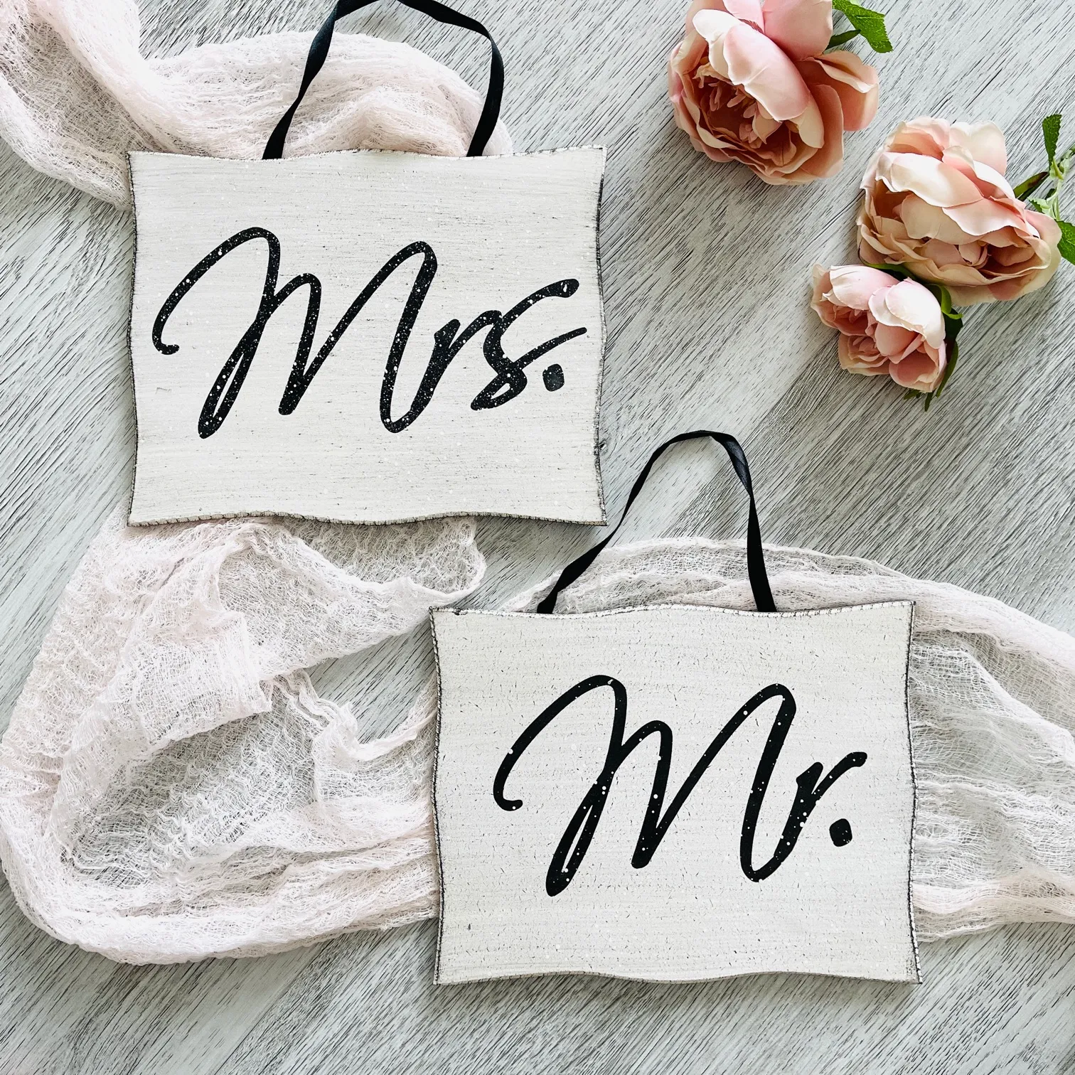 Mr & Mrs - Hanging Signs