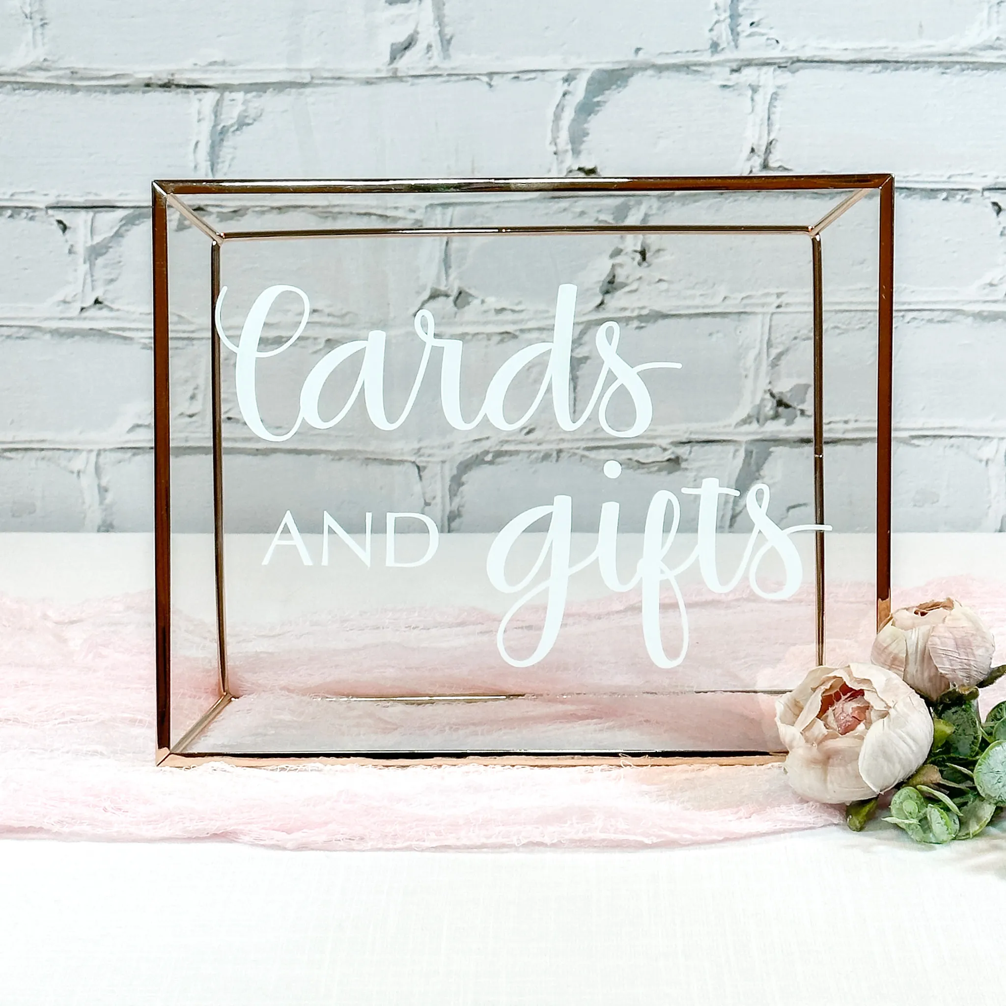 Cards & Gifts Geo Sign (Paris)  - Gold