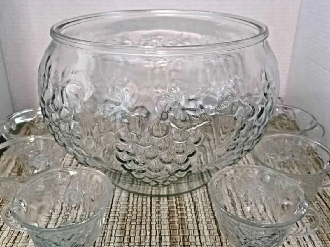 Vintage Indiana Glass 'Crystal Happenings'  Punch Bowl