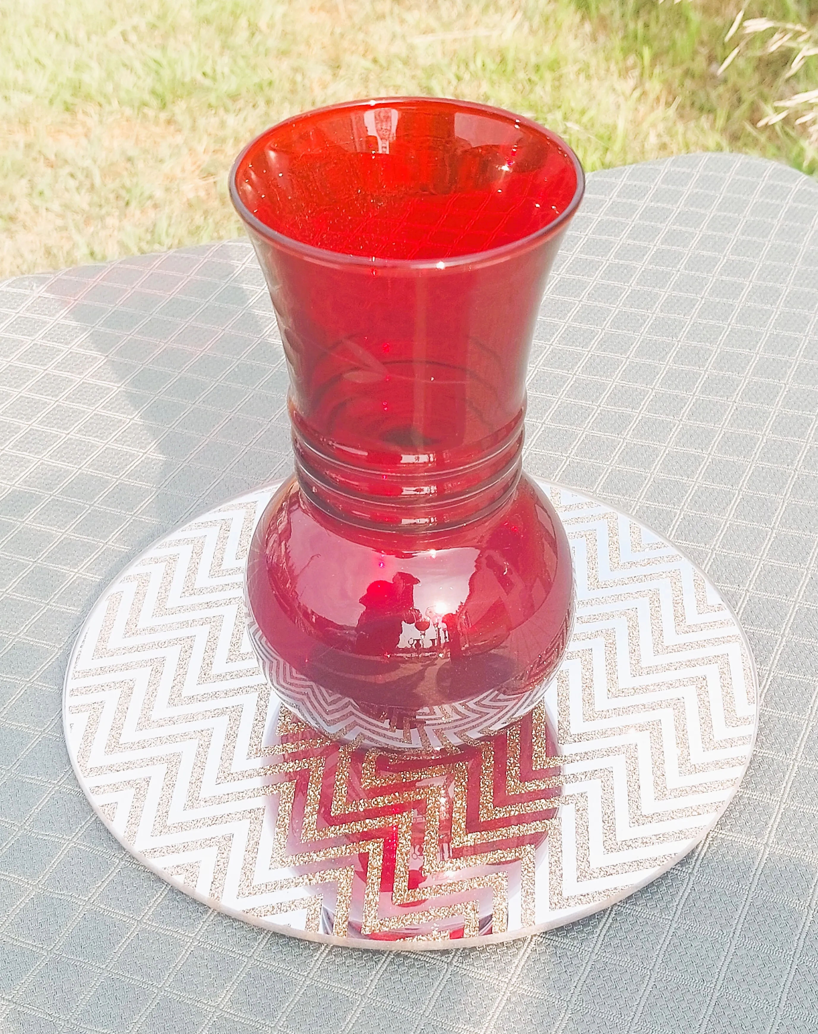 Round Table Mirror - Gold Zigzag pattern